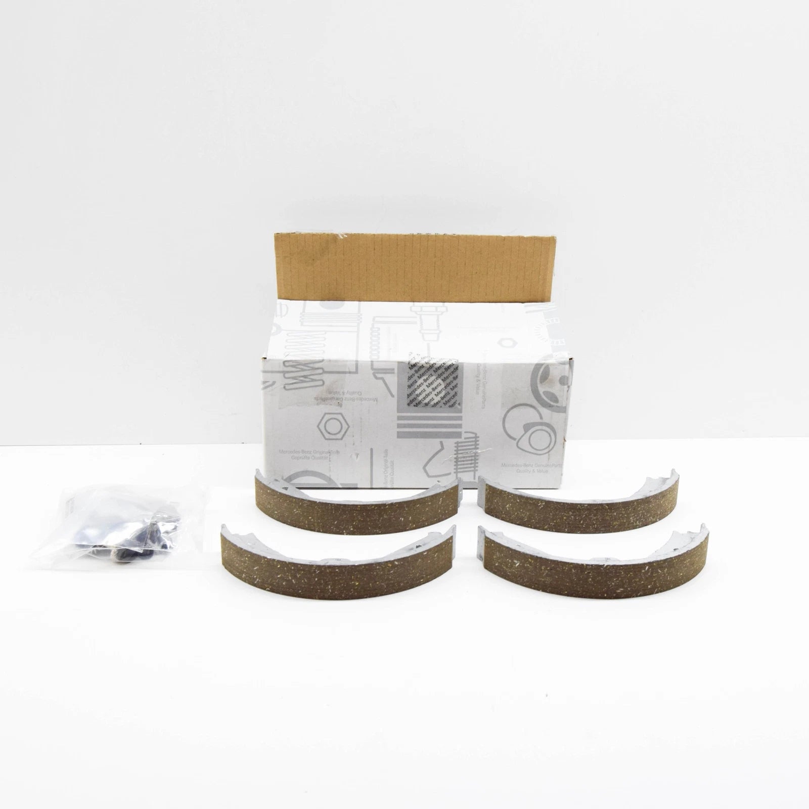 NEW MERCEDES-BENZ W212 E-CLASS REAR HAND BRAKE SHOES A0054203620 ORIGINAL