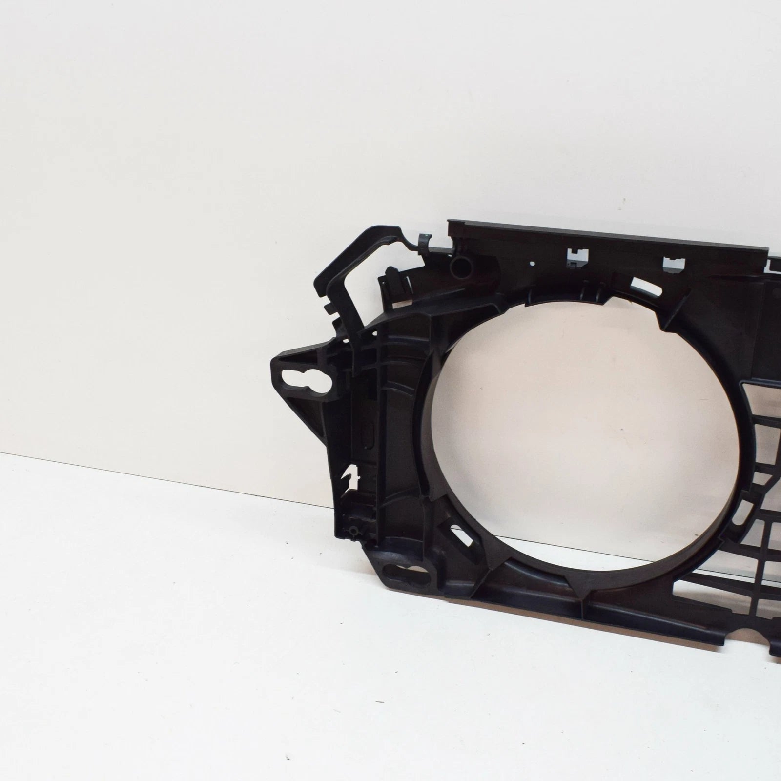 NEW MERCEDES BENZ SPRINTER 906 RADIATOR FAN SHROUD A9065051455