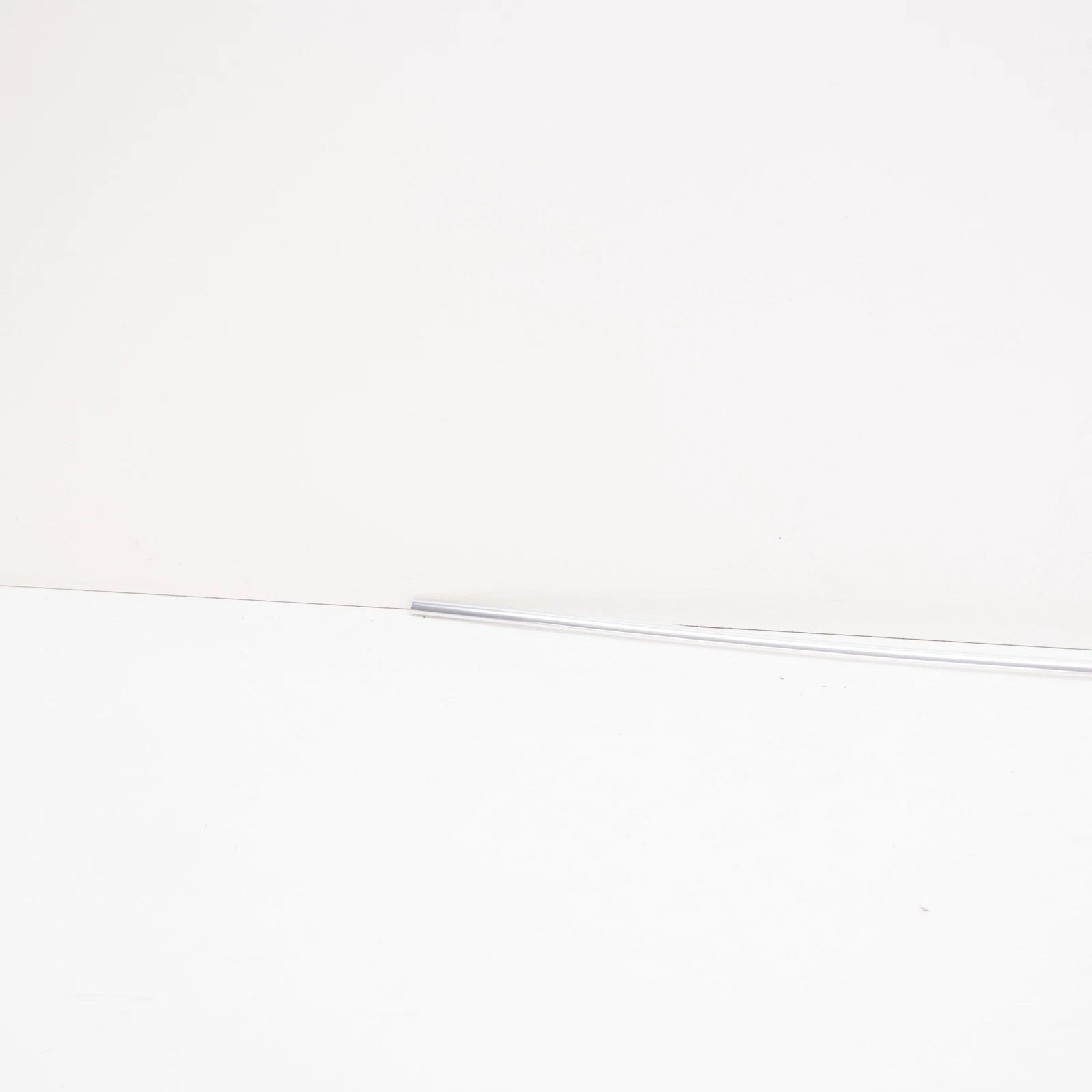 NEW BMW 5 E28 REAR UPPER WINDOW MOLDING 51311820623 1820623 ORIGINAL