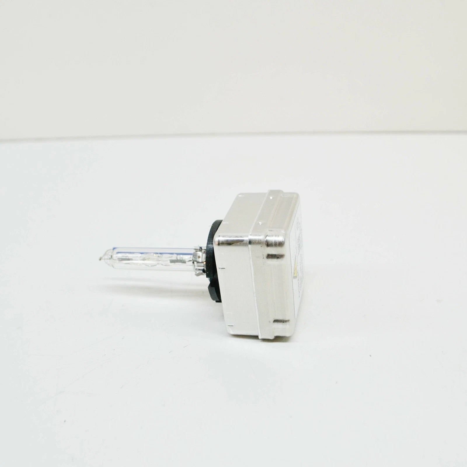 NEW VW AMAROK HEADLIGHT GAS DISCHARGE LAMP BULB N10815201