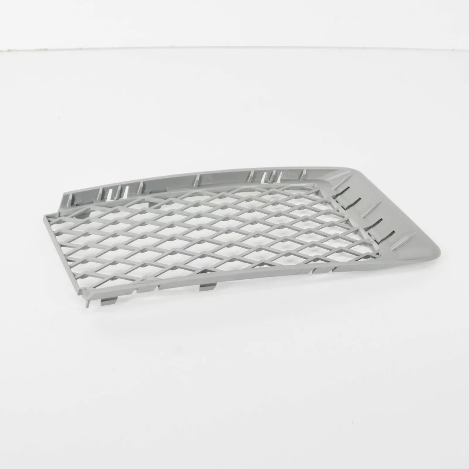 NEW BMW 3 E92 FRONT BUMPER RIGHT LOWER GRILLE 51117154722 7154722 2010 ORIGINAL