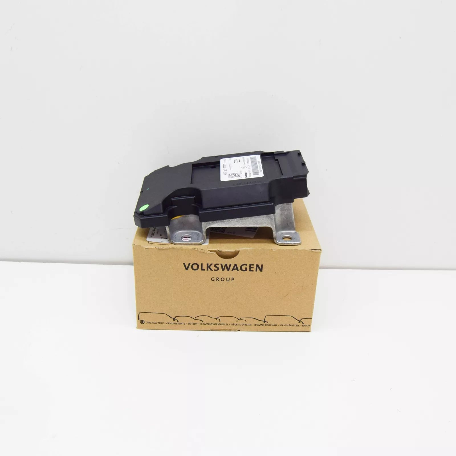 NEW AUDI Q7 4M CHASSIS CONTROL UNIT 4M0907777P ORIGINAL