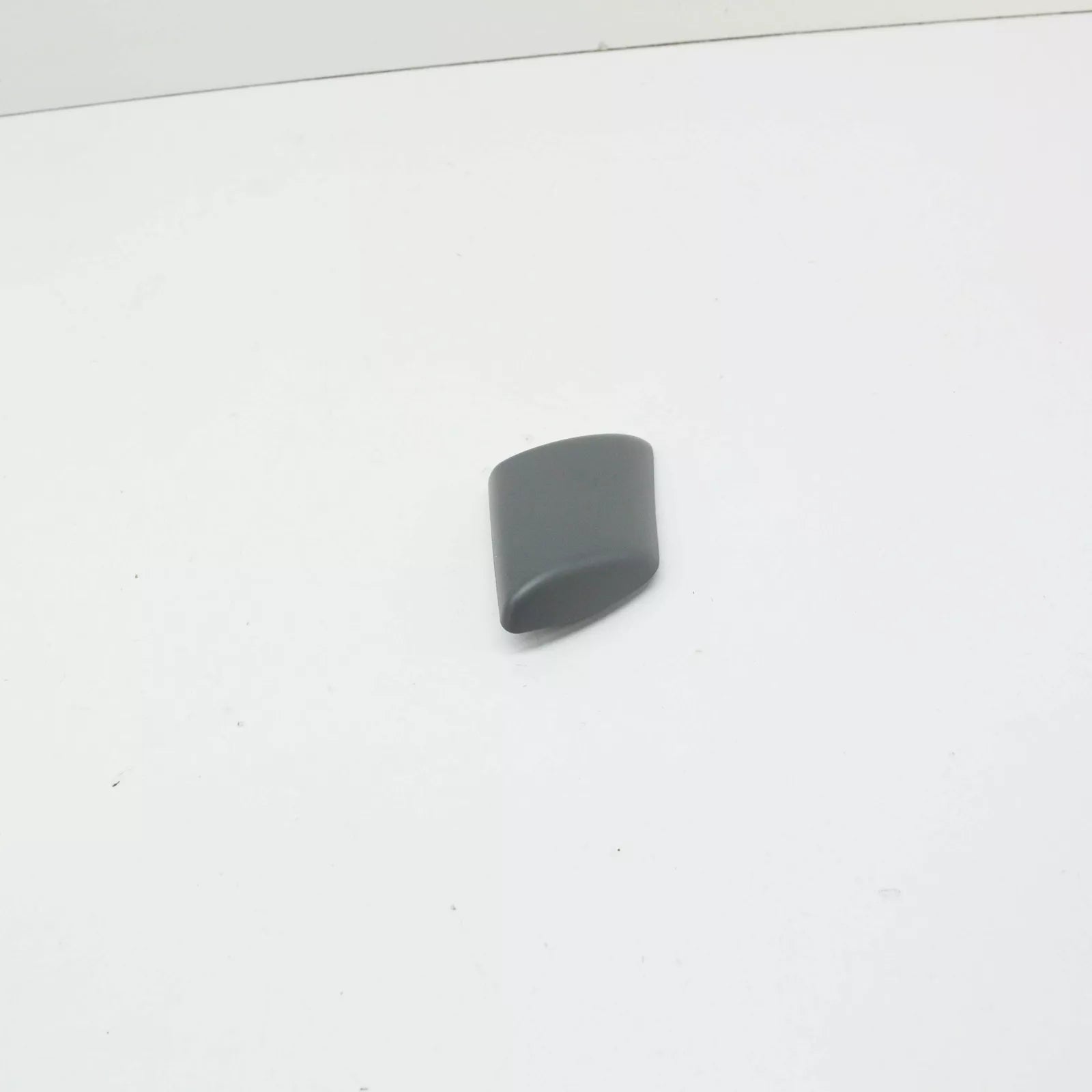 NEW MB VITO W639 RIGHT HEADLIGHT WASHER WIPER COVER CAP A63986901089999