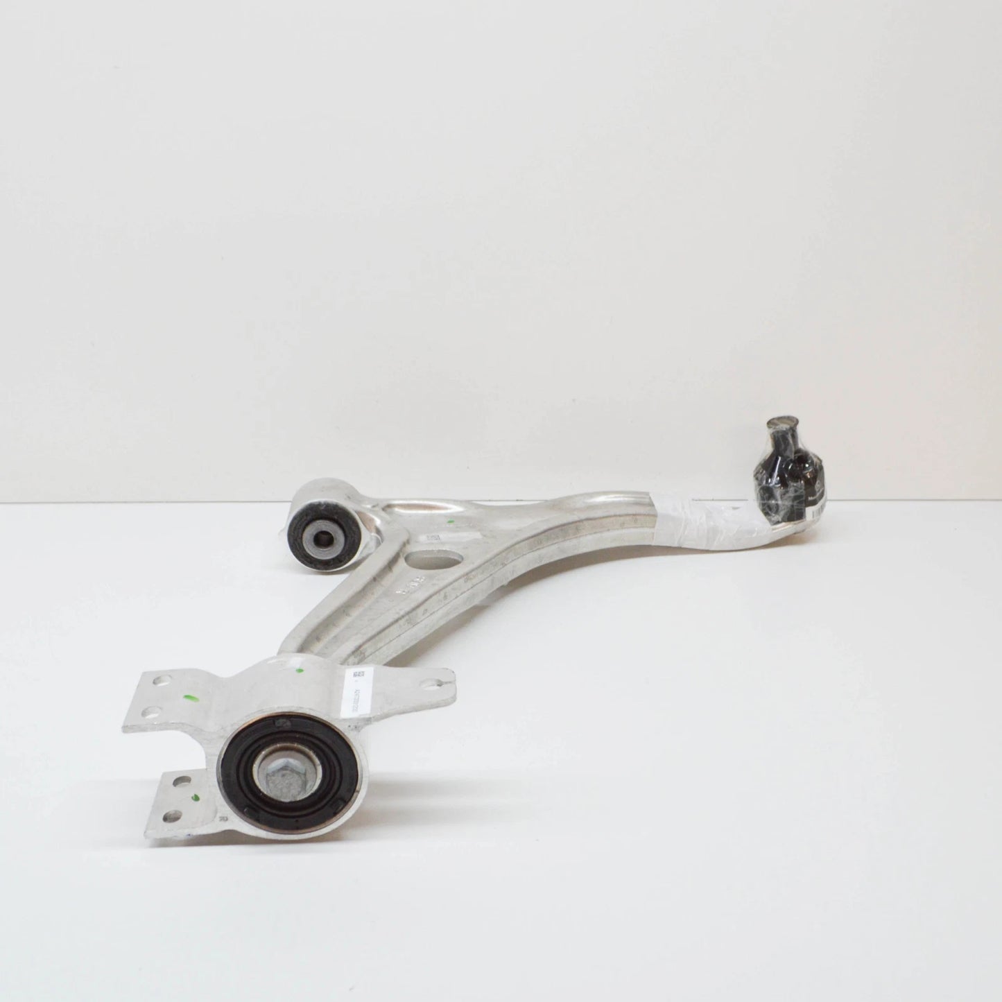 NEW MB GLA H247 FRONT RIGHT TRANSVERSE CONTROL ARM A2473308802 ORIGINAL