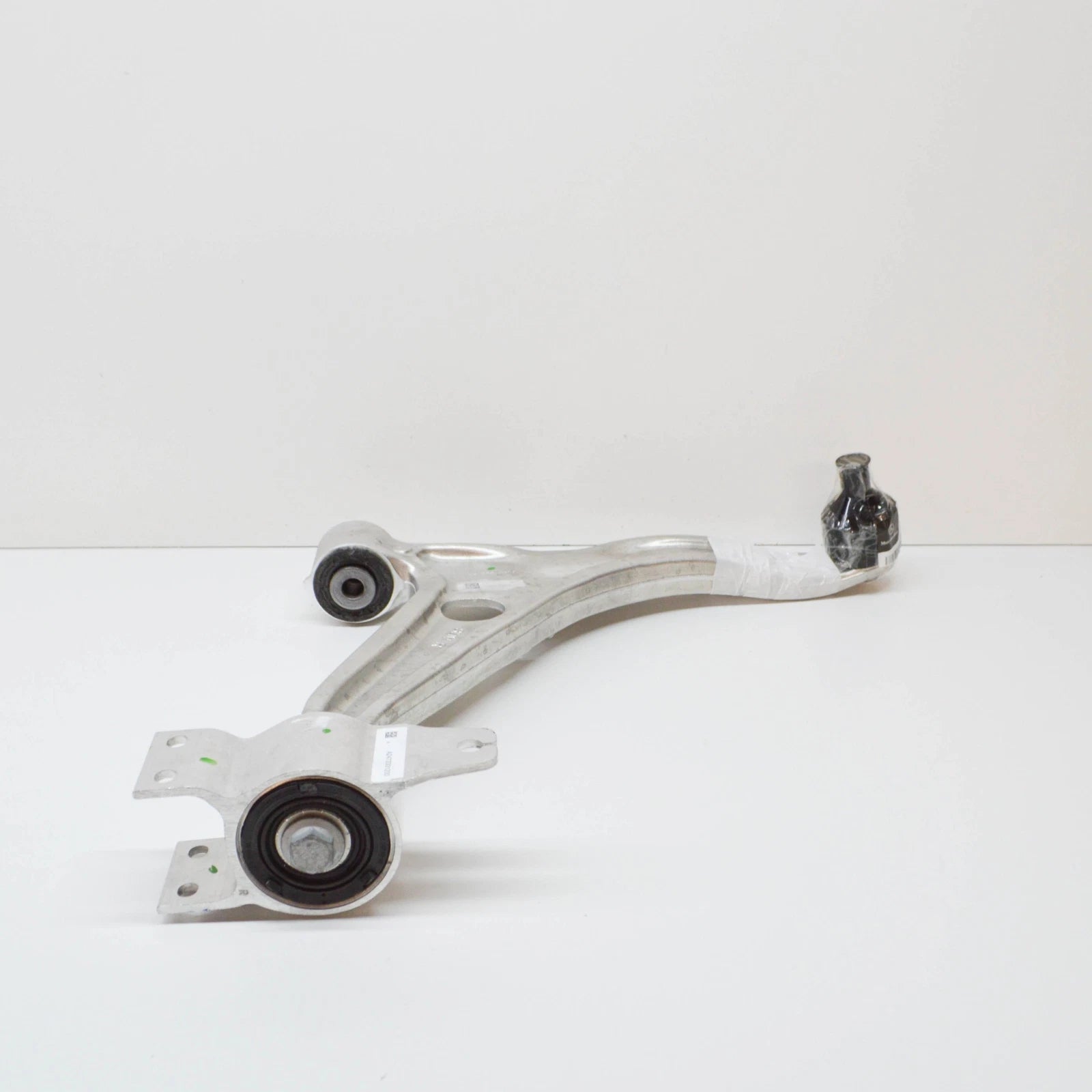 NEW MB GLA H247 FRONT RIGHT TRANSVERSE CONTROL ARM A2473308802 ORIGINAL