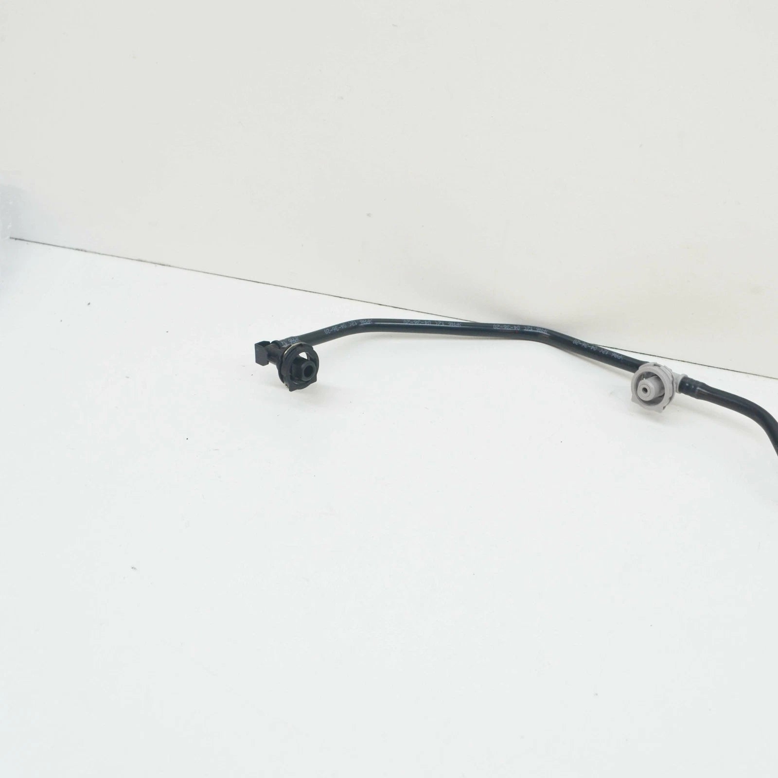 NEW AUDI A5 8W6 COOLING SYSTEM BREATHER LINE 8W1121081BK