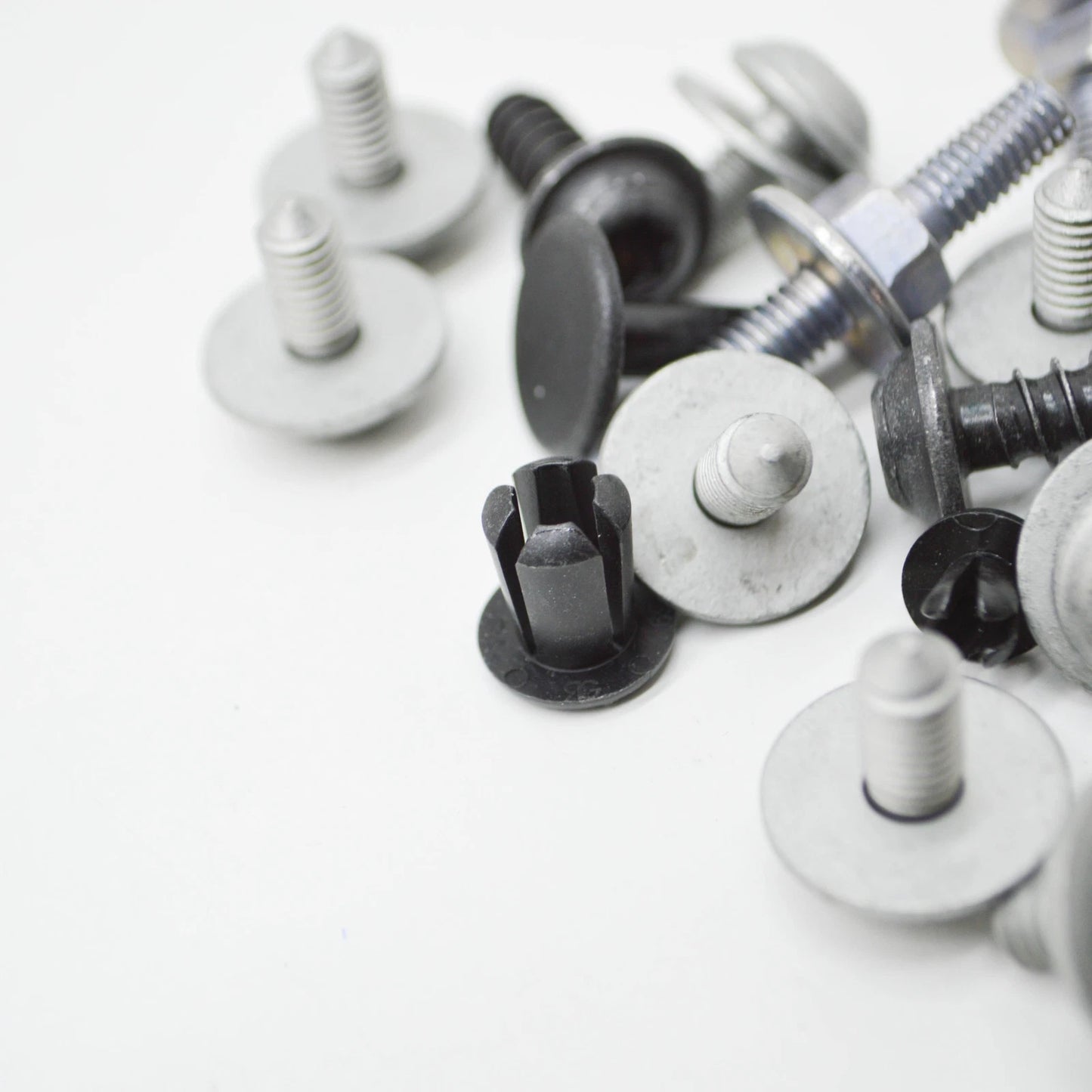 NEW AUDI A6 C8 FRONT WING MOUNT BOLTS SET 4K0098625 ORIGINAL