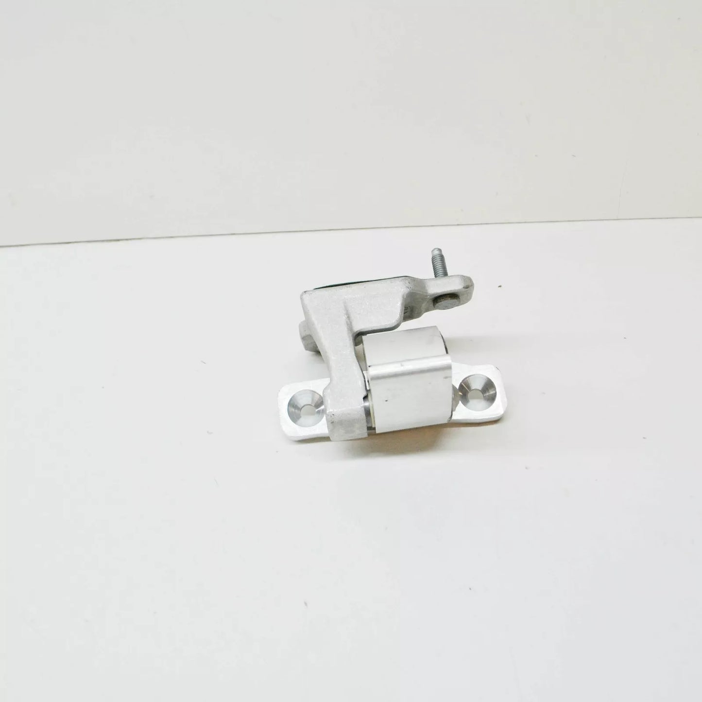 NEW MERCEDES-BENZ C W203 FRONT LEFT DOOR BOTTOM HINGE A2057200337