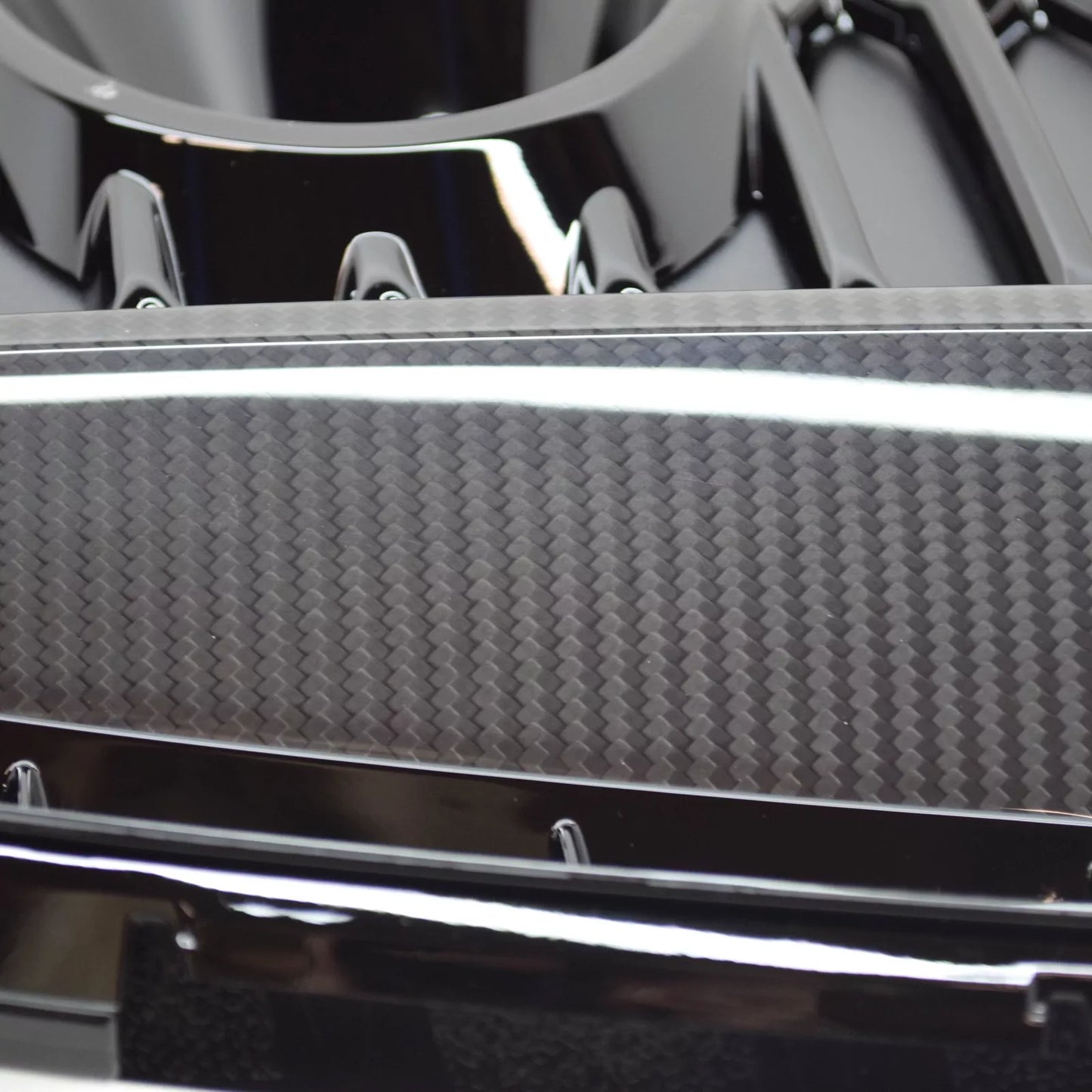 NEW AUDI A5 SPORTBACK F5 FRONT RIGHT AIR GUIDE GRILLE 8W0807682AS3Q0 ORIGINAL