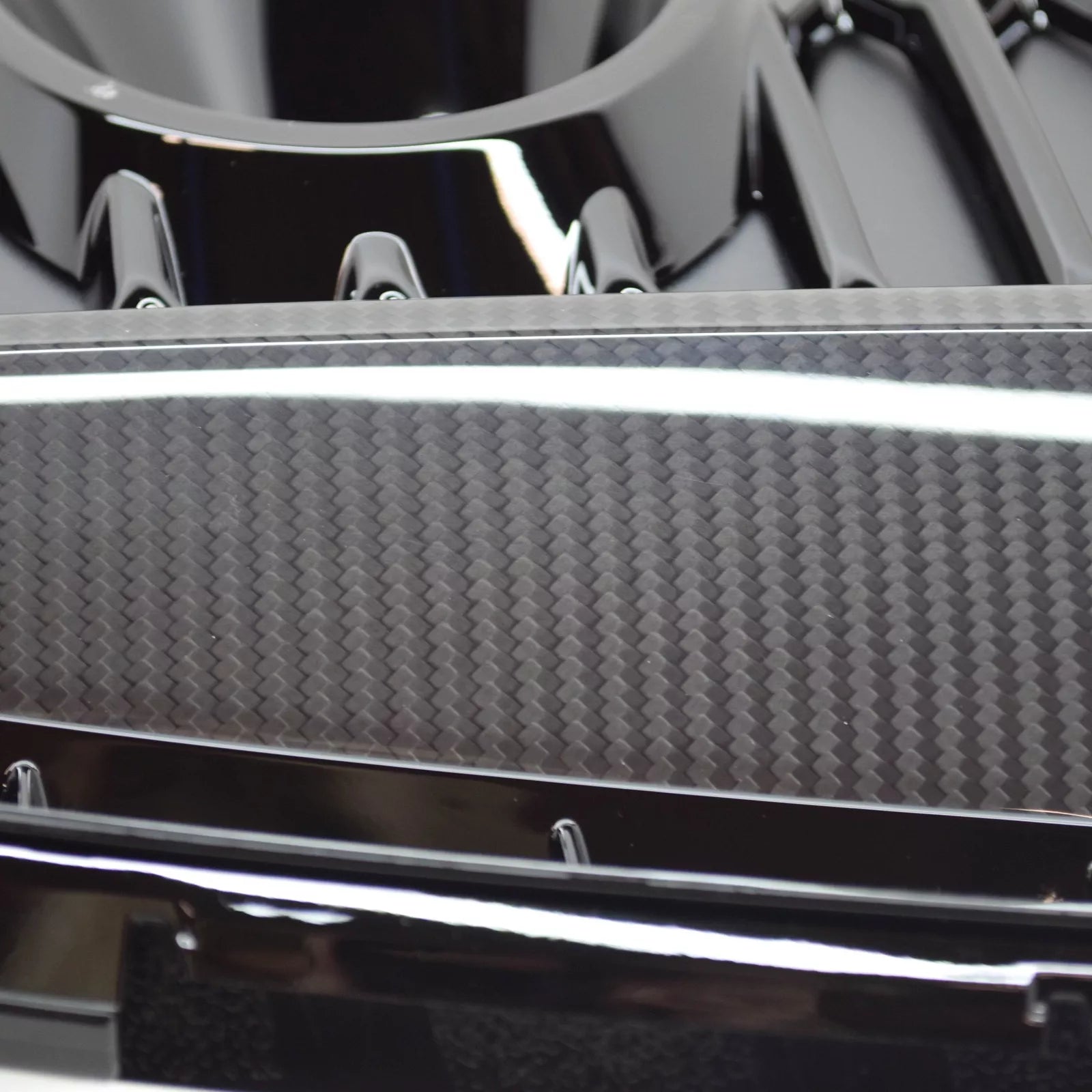 NEW AUDI A5 SPORTBACK F5 FRONT RIGHT AIR GUIDE GRILLE 8W0807682AS3Q0 ORIGINAL