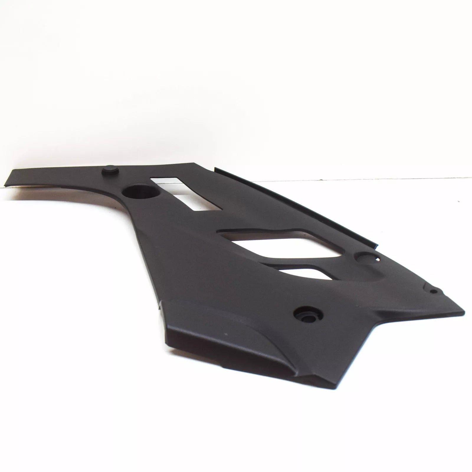 NEW BMW 5 G31 UPPER LEFT ENGINE COMPARTMENT COVER 5176734960 ORIGINAL