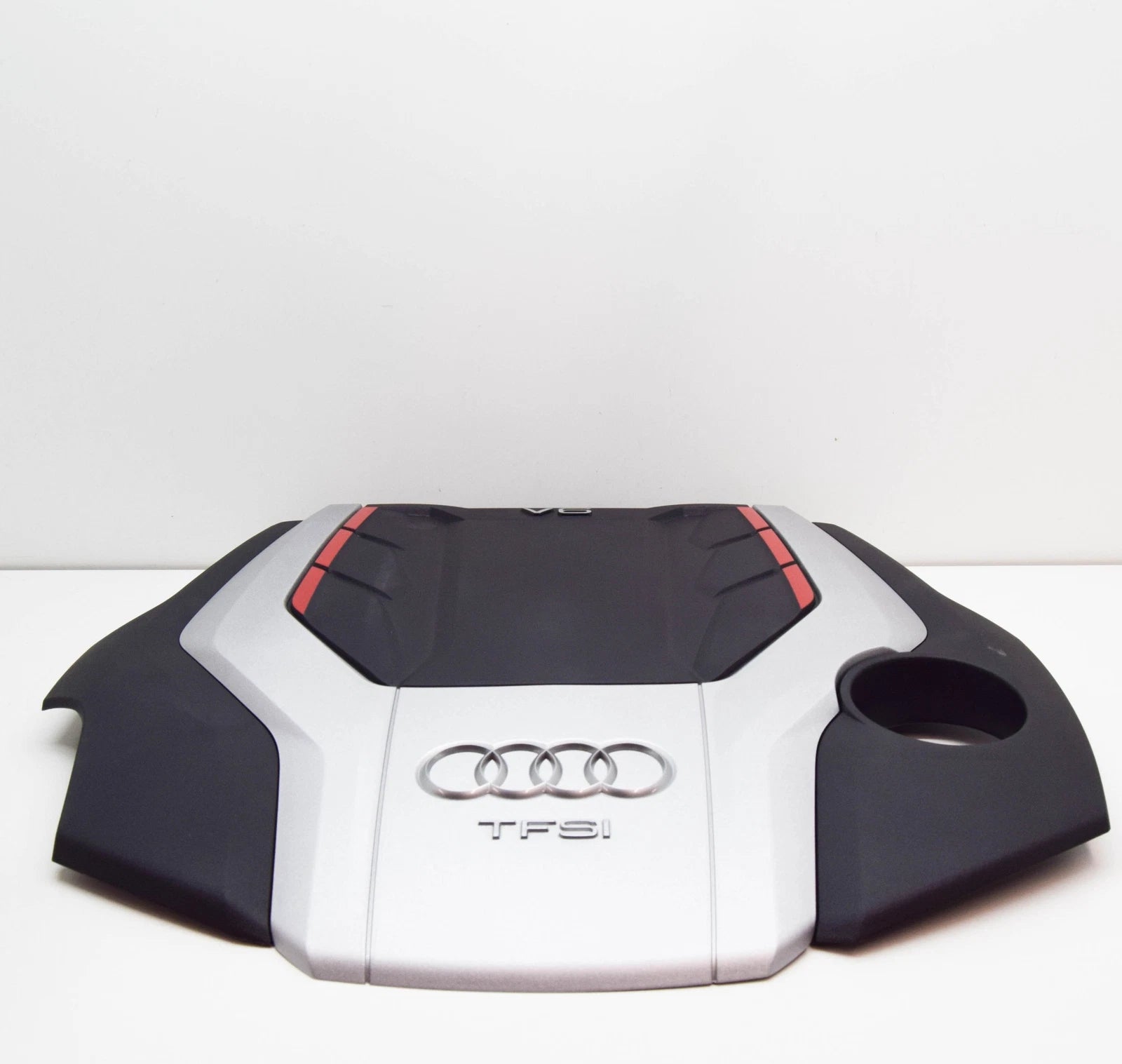 NEW AUDI A4 B9 ENGINE COVER 06M103925P ORIGINAL