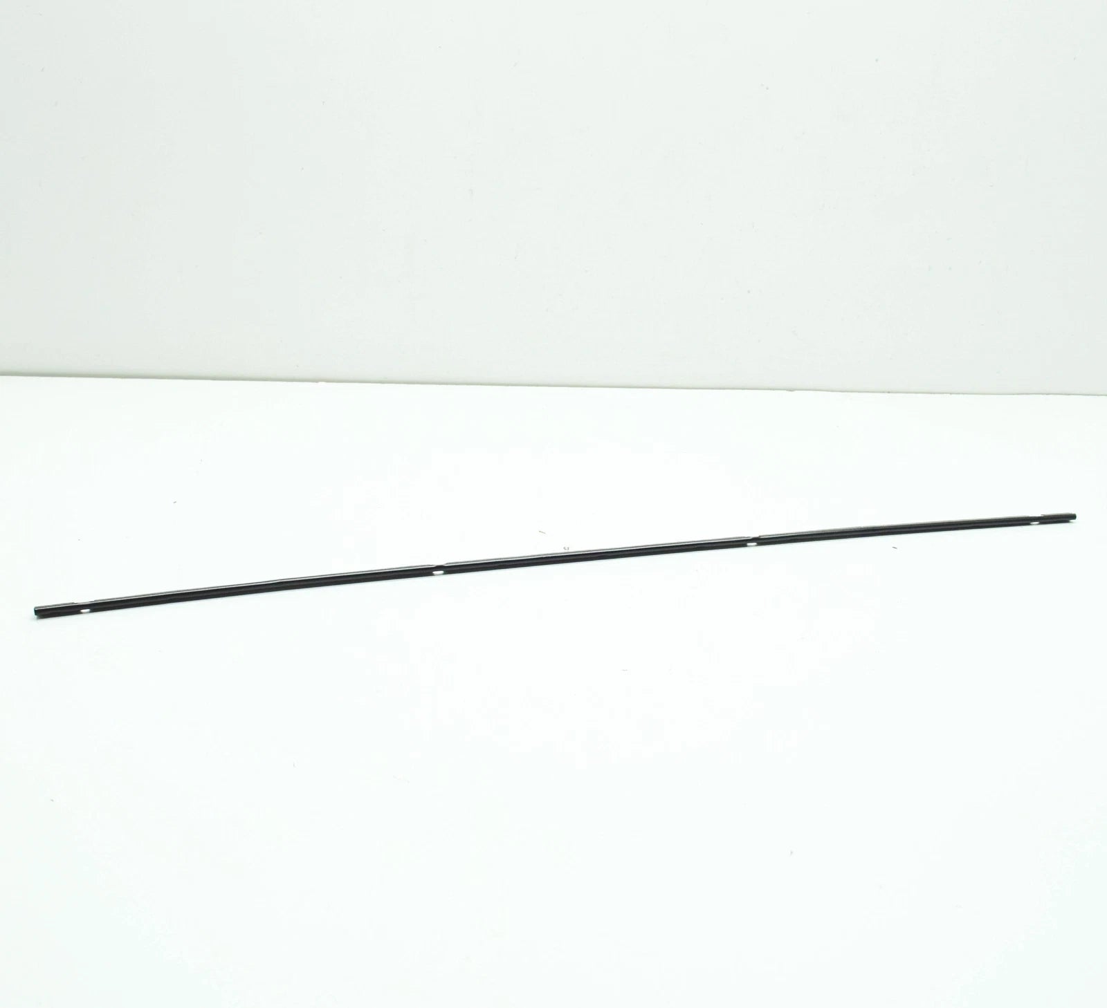 NEW VOLKSWAGEN TIGUAN AD MK2 LEFT WINDSHIELD RETAINING STRIP 5NA854541 ORIGINAL