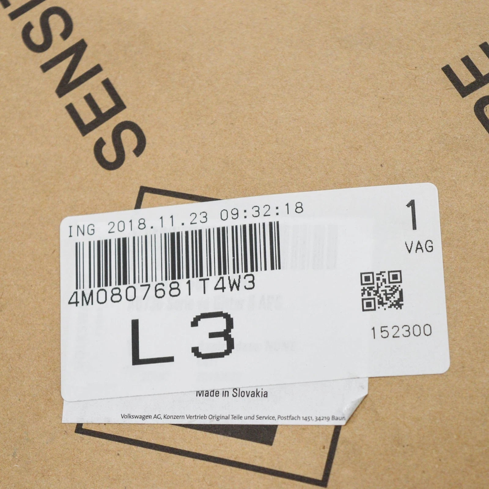 NEW AUDI Q7 4L FRONT BUMPER OUTER LEFT GRILLE 4M0807681T4W3 ORIGINAL