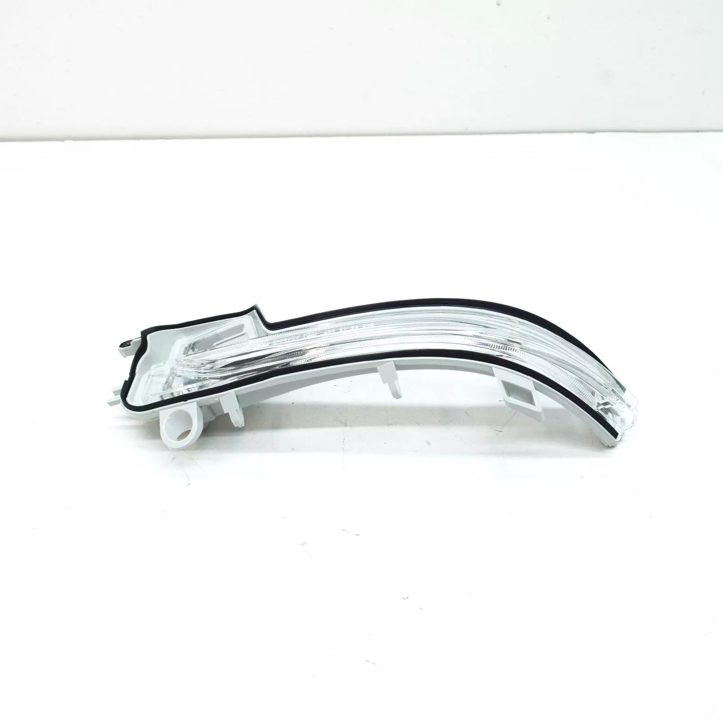 NEW BMW 2 F45 FRONT RIGHT WING MIRROR TURN SIGNAL 63137377964 2015 ORIGINAL