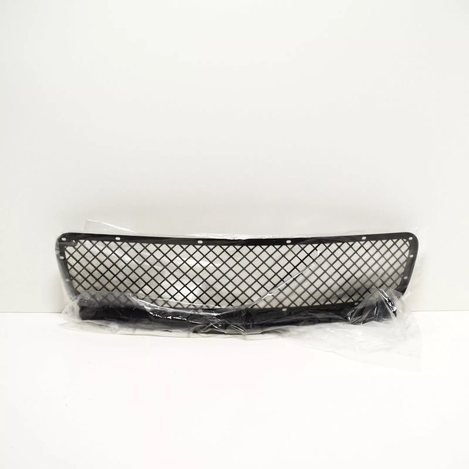 NEW BMW Z3 E36 FRONT BUMPER LOWER CENTER GRILL BLACK 51117016906 GENUINE