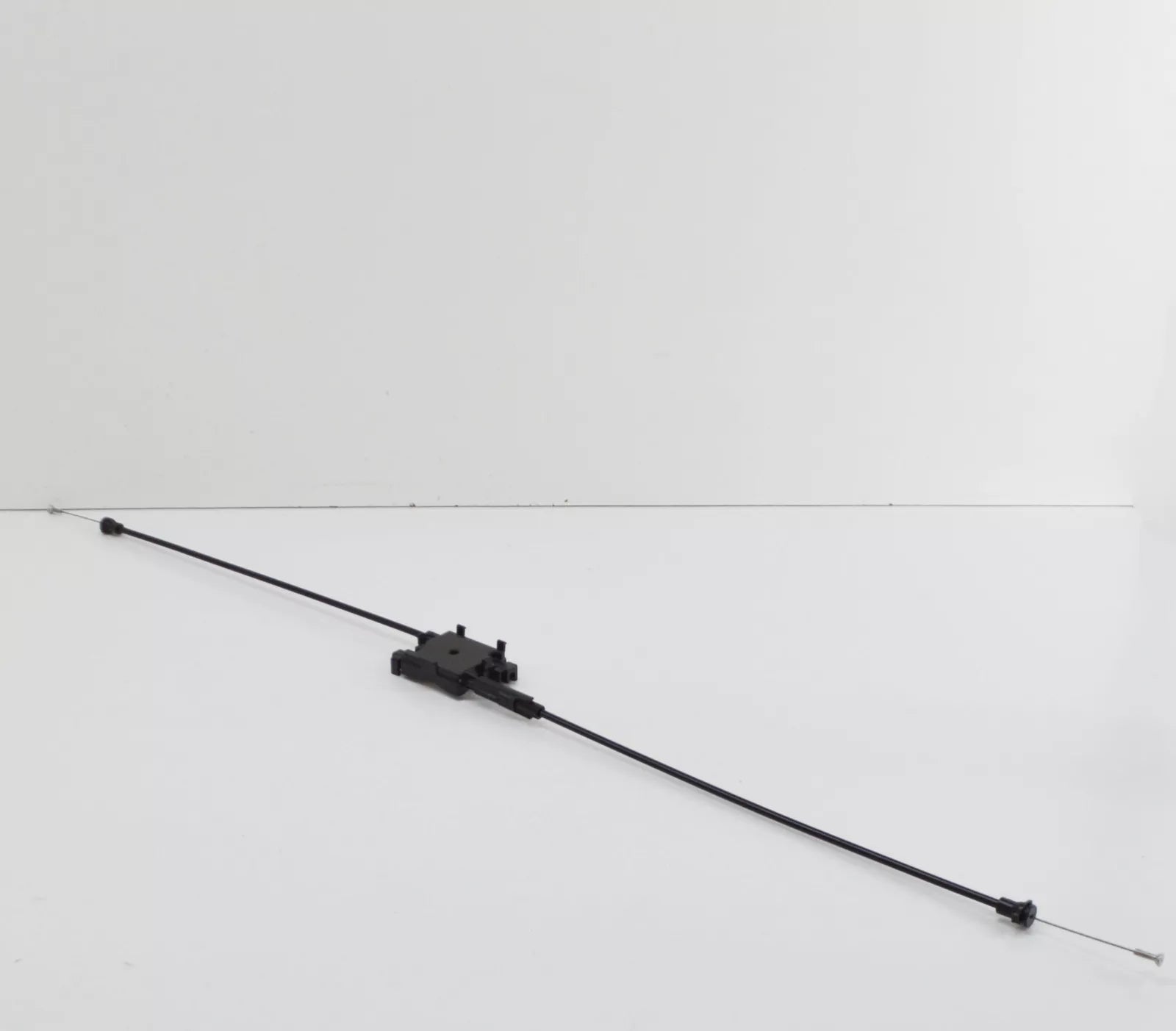 NEW AUDI A1 8X ENGINE HOOD CENTER BOWDEN CABLE 8X0823531 ORIGINAL