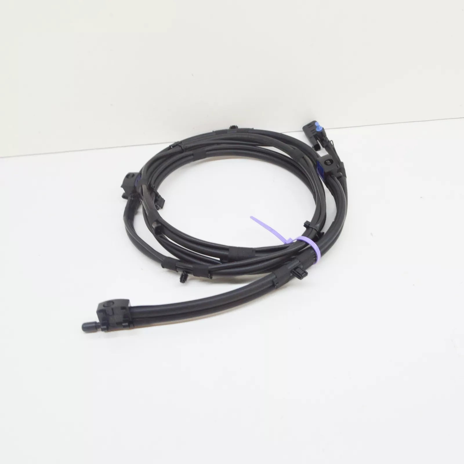 NEW MB GLA X156 HEADLIGHT WASHER HOSE LINE WITH NOZZLE RHD A1768601392 ORIGINAL