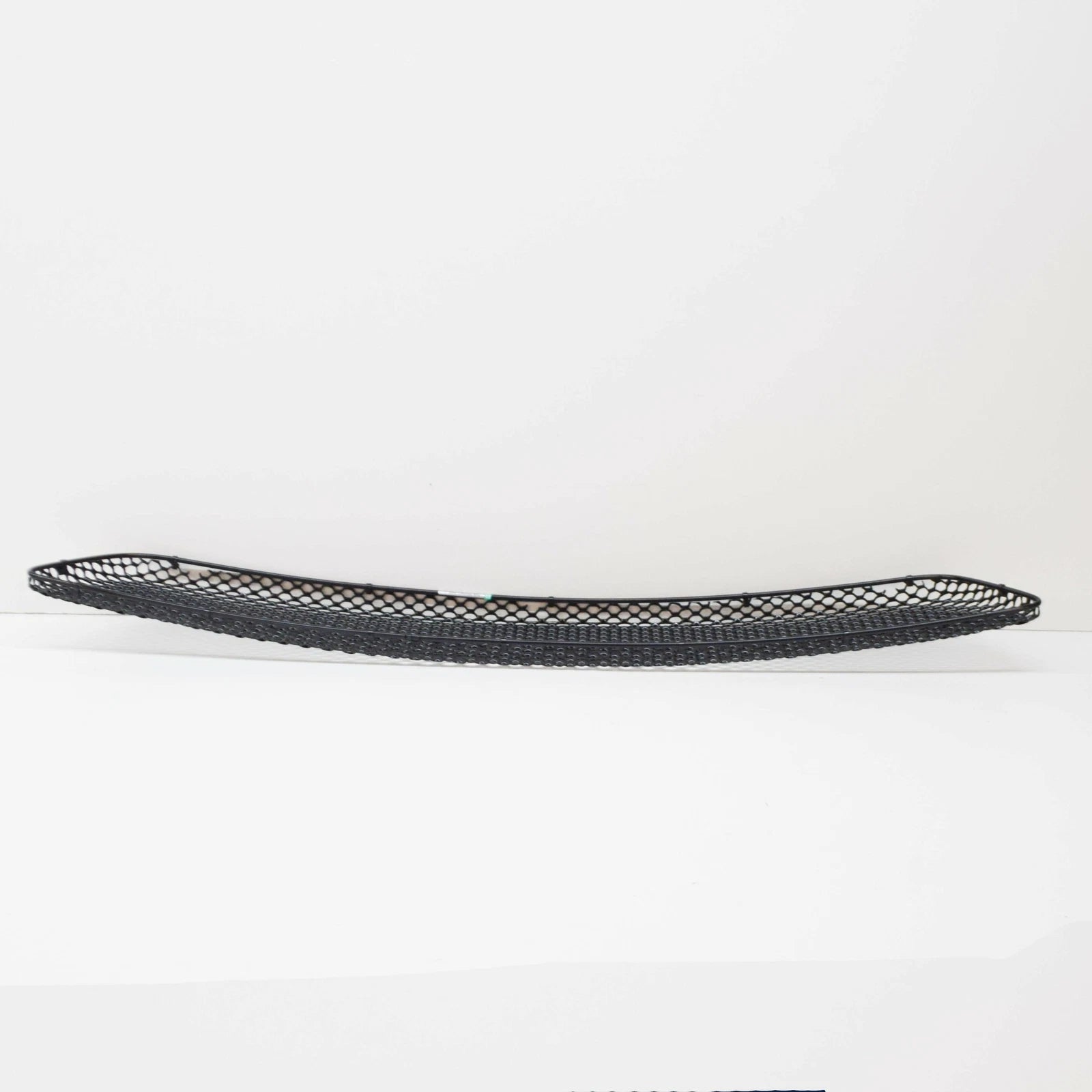 NEW MB E W211 FRONT BUMPER LOWER GRILLE A2118851153