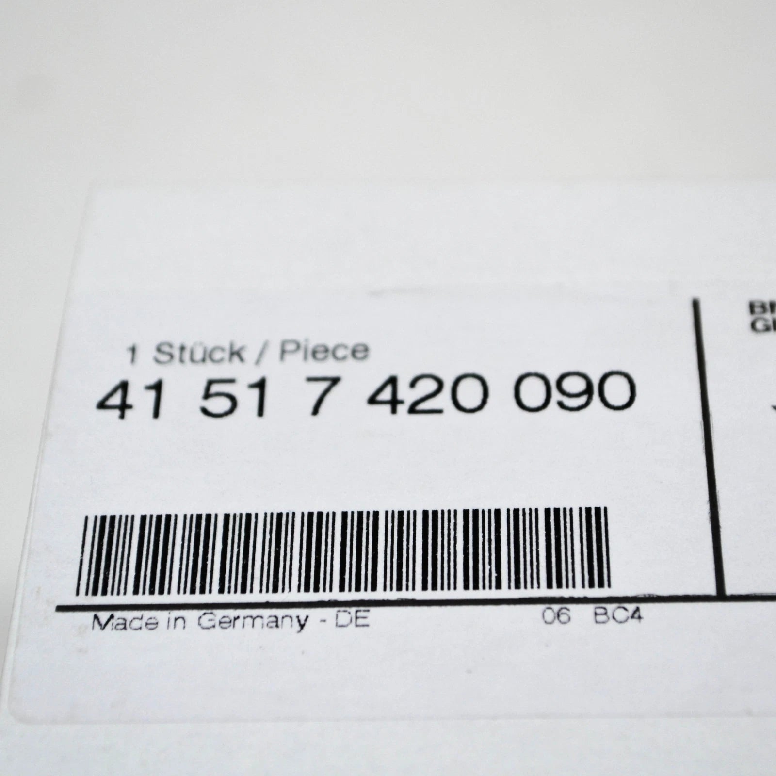 NEW BMW 5 G30 FRONT RIGHT DOOR BOTTOM HINGE 41517420090 ORIGINAL