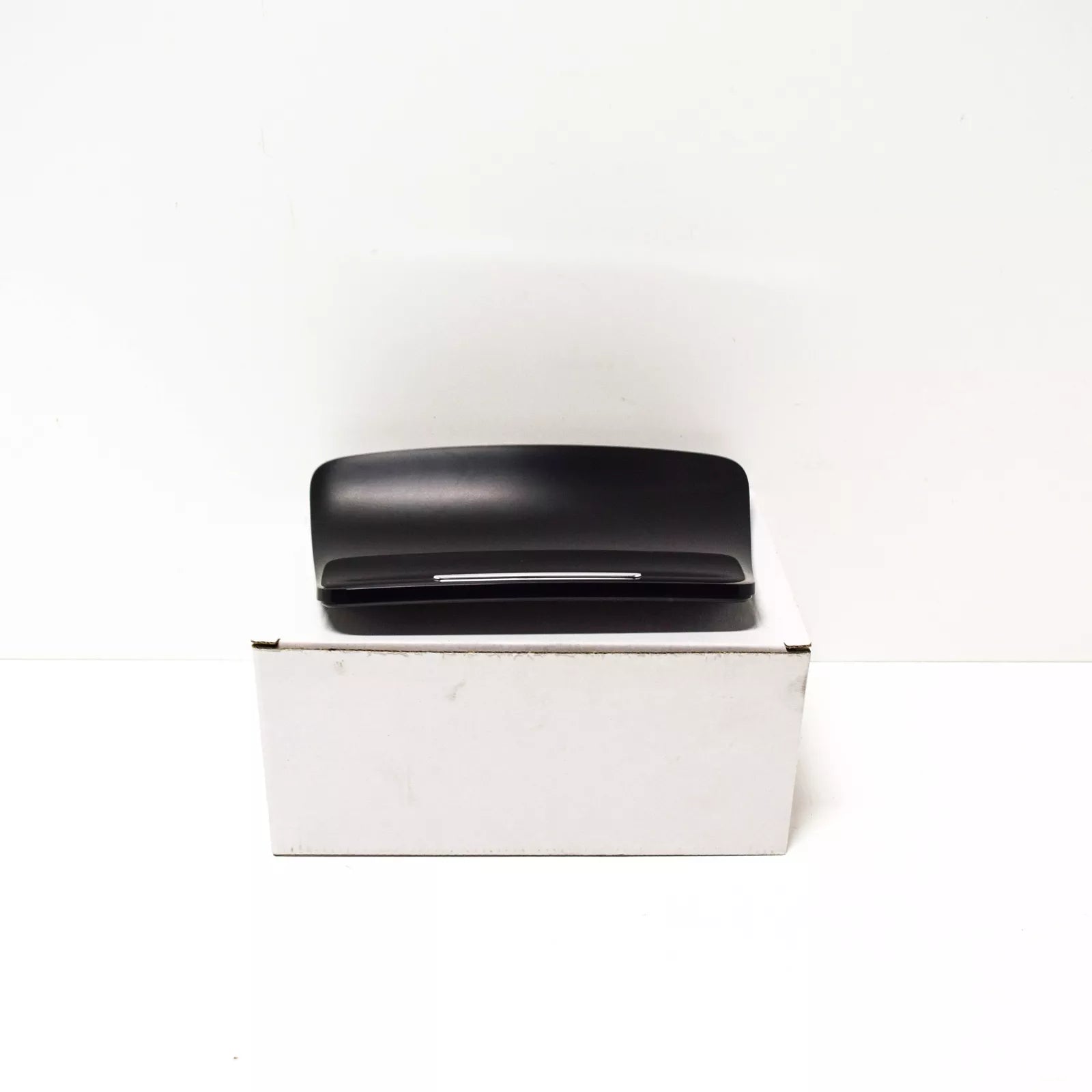 NEW MERCEDES-BENZ W205 C-CLASS CENTRE CONSOLE ASHTRAY COVER A2058100636