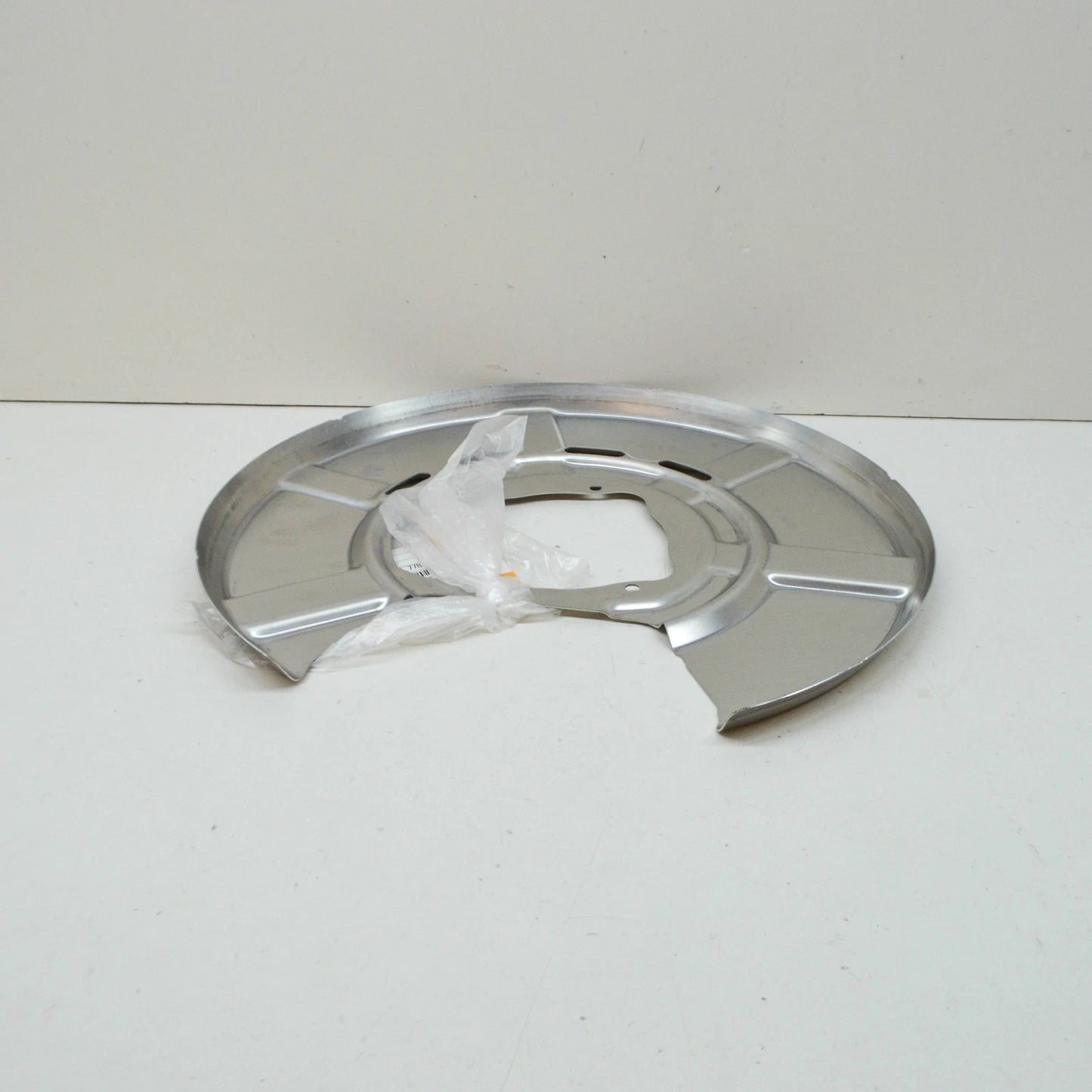NEW BMW 5 GT F07 REAR RIGHT BRAKE DISC SPLASH SHIELD 34216778252 ORIGINAL