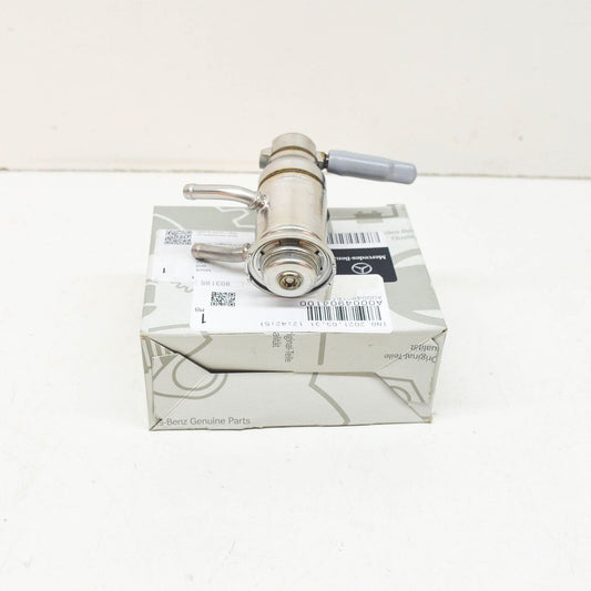 NEW MERCEDES-BENZ E COUPE C238 ADBLUE INJECTOR NOZZLE A0004904100 ORIGINAL