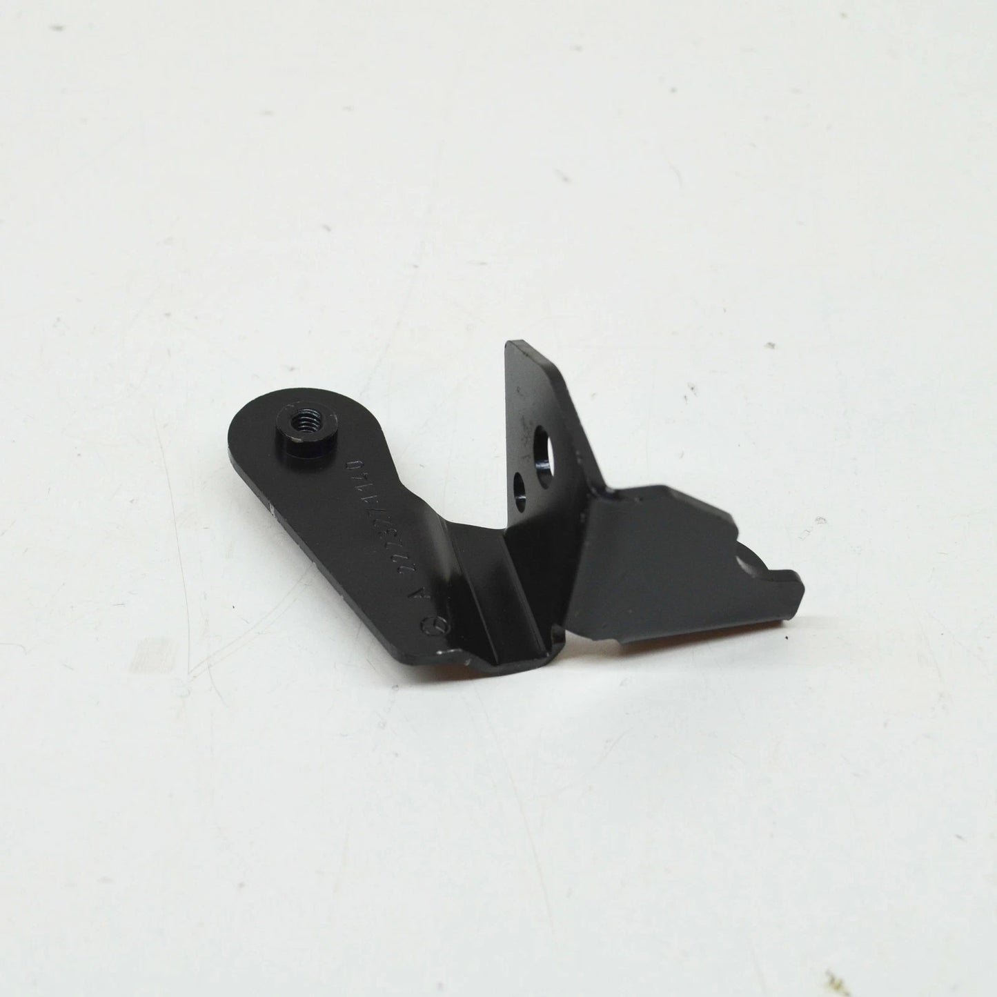 NEW MERCEDES-BENZ S W222 OIL TANK VALVE HOLDER BRACKET A2223271140 ORIGINAL