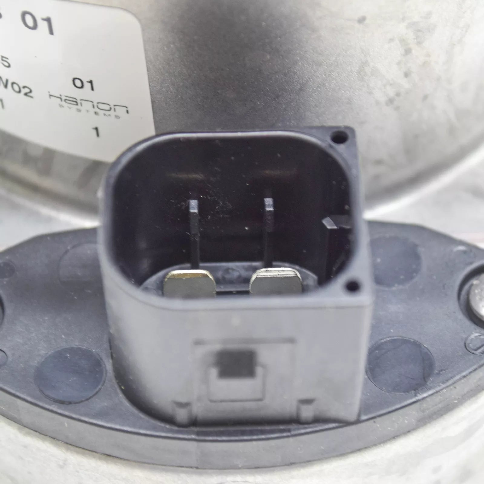 NEW MERCEDES-BENZ C W205 WATER PUMP A2642000301 ORIGINAL