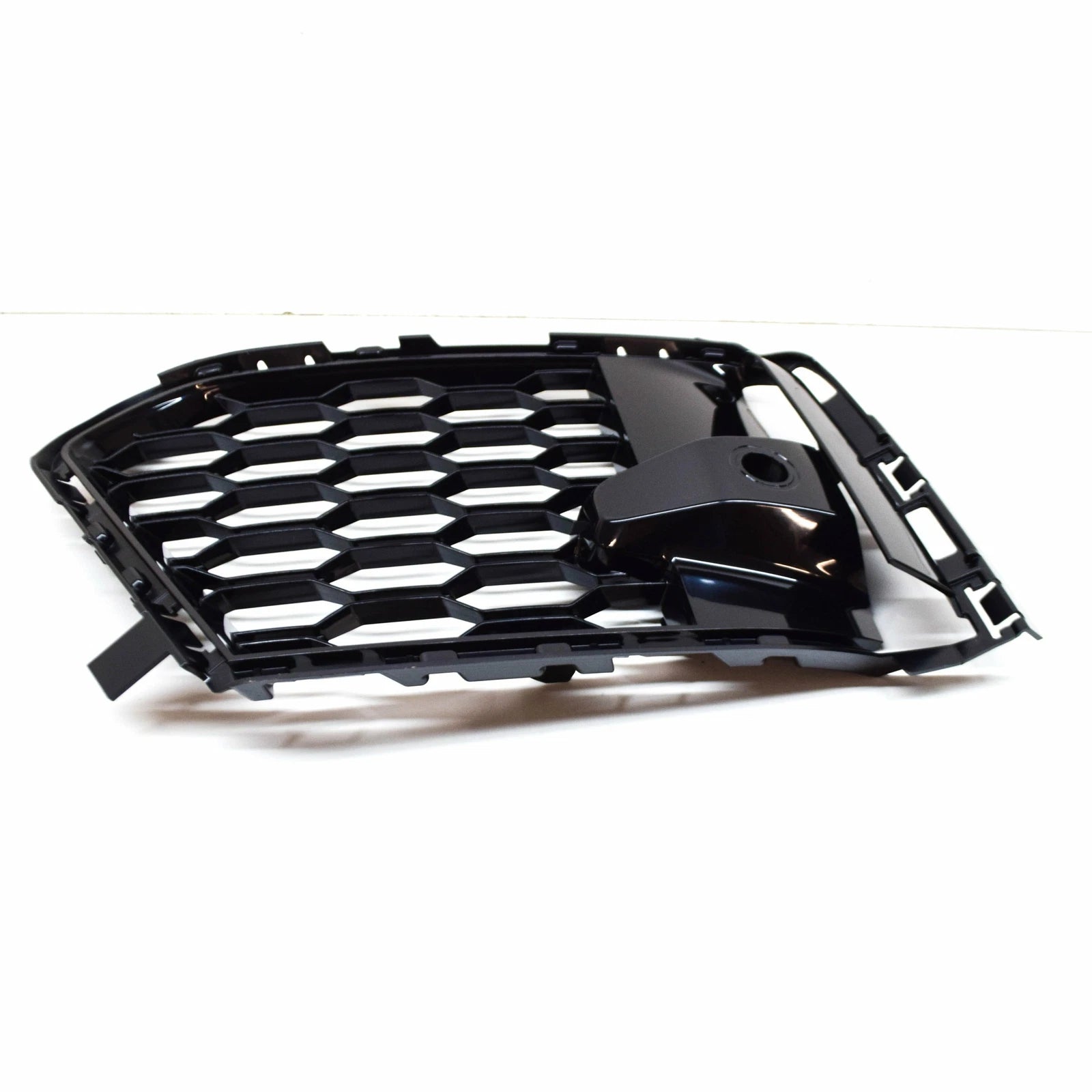 NEW BMW X6 G06 M FRONT RIGHT BUMPER OPEN GRILLE 51118069946 ORIGINAL