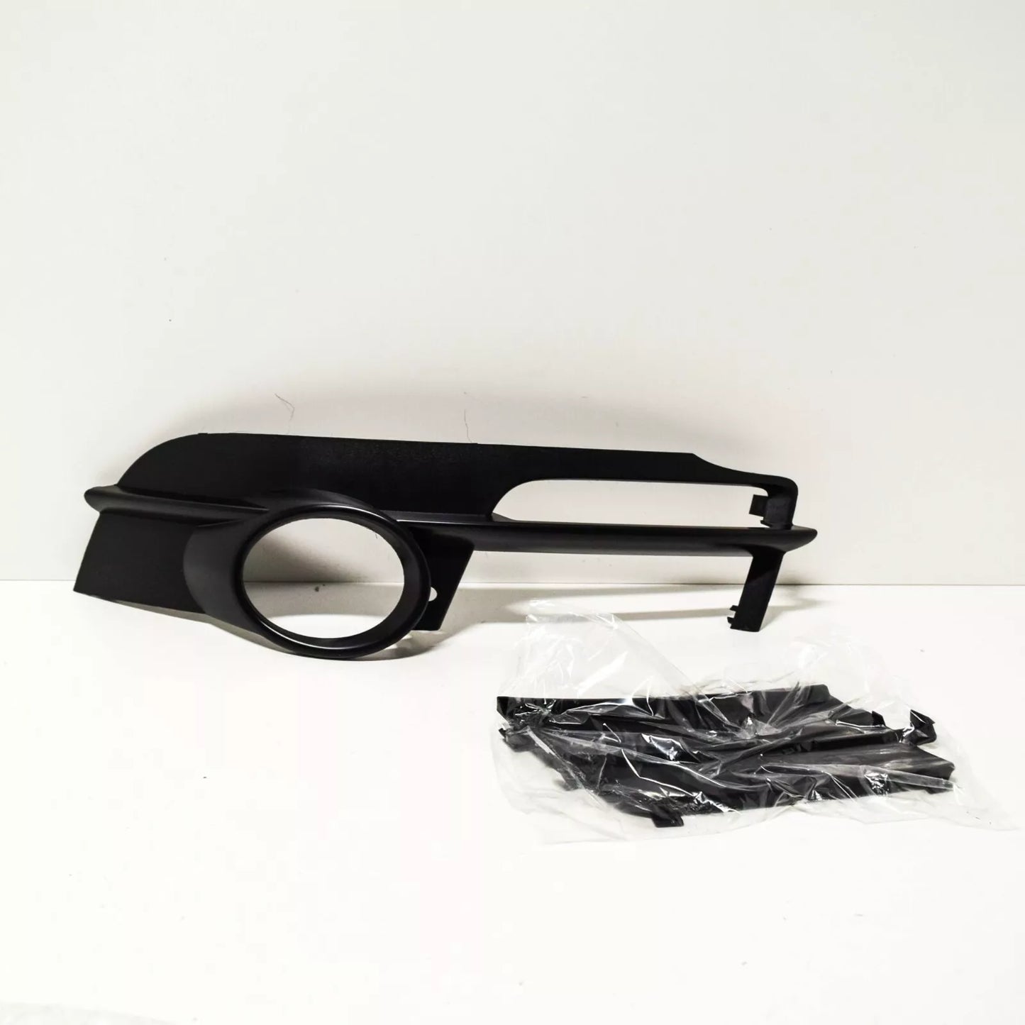 NEW AUDI A6 C6 LEFT FOG LIGHT GRILLE 4F0807681J01C 2008 ORIGINAL