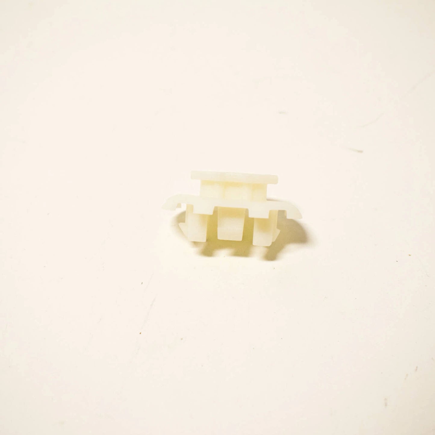 NEW BMW I8 L12 RADIATOR RUBBER MOUNT SUPPORT 17117553481 ORIGINAL