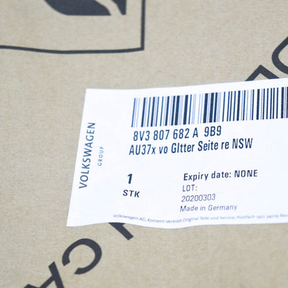 NEW AUDI A3 8PA FRONT BUMPER RIGHT SIDE GRILLE 8V3807682A 9B9 ORIGINAL