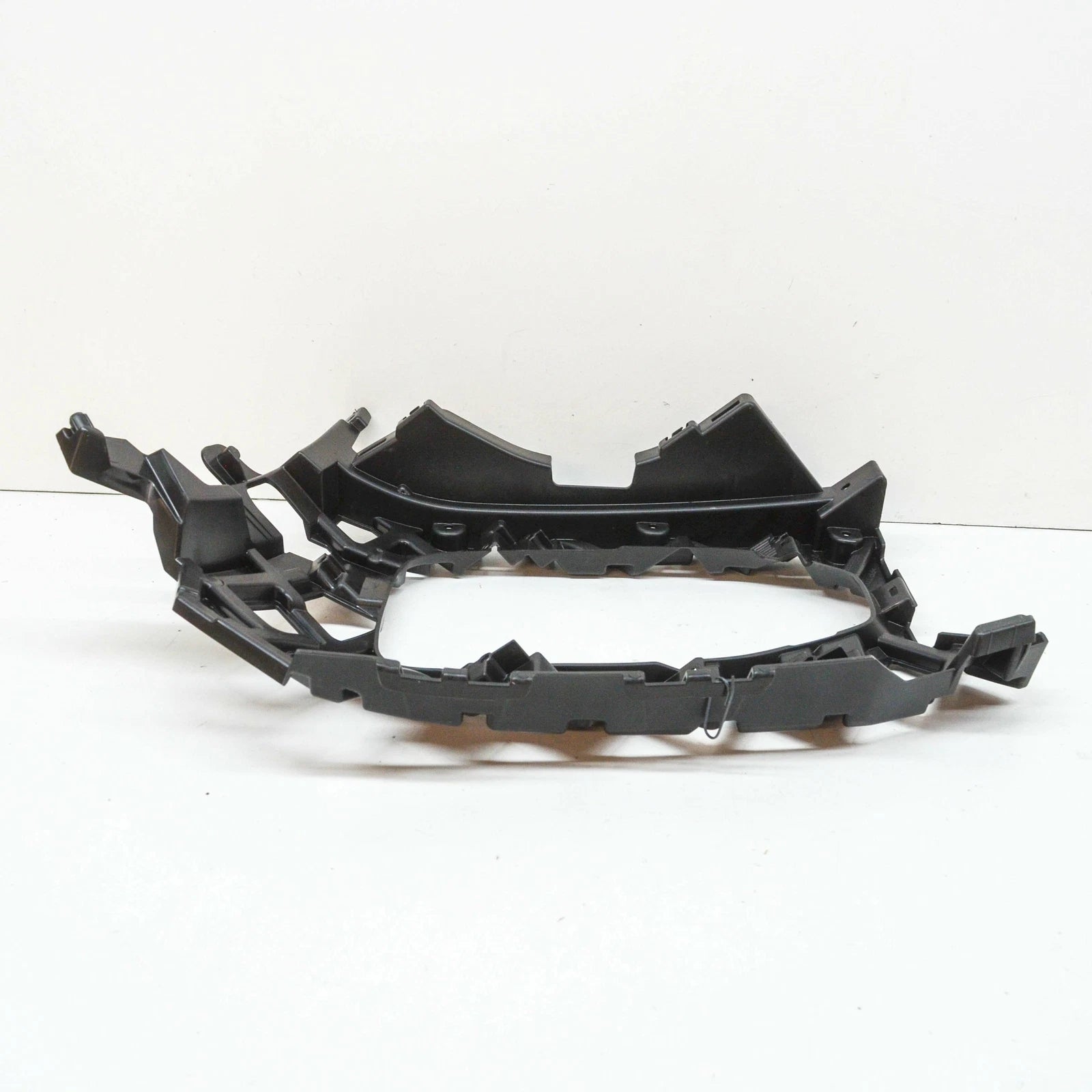 NEW VOLKSWAGEN T-ROC A11 FRONT RIGHT BUMPER BRACKET 2GA807724C ORIGINAL