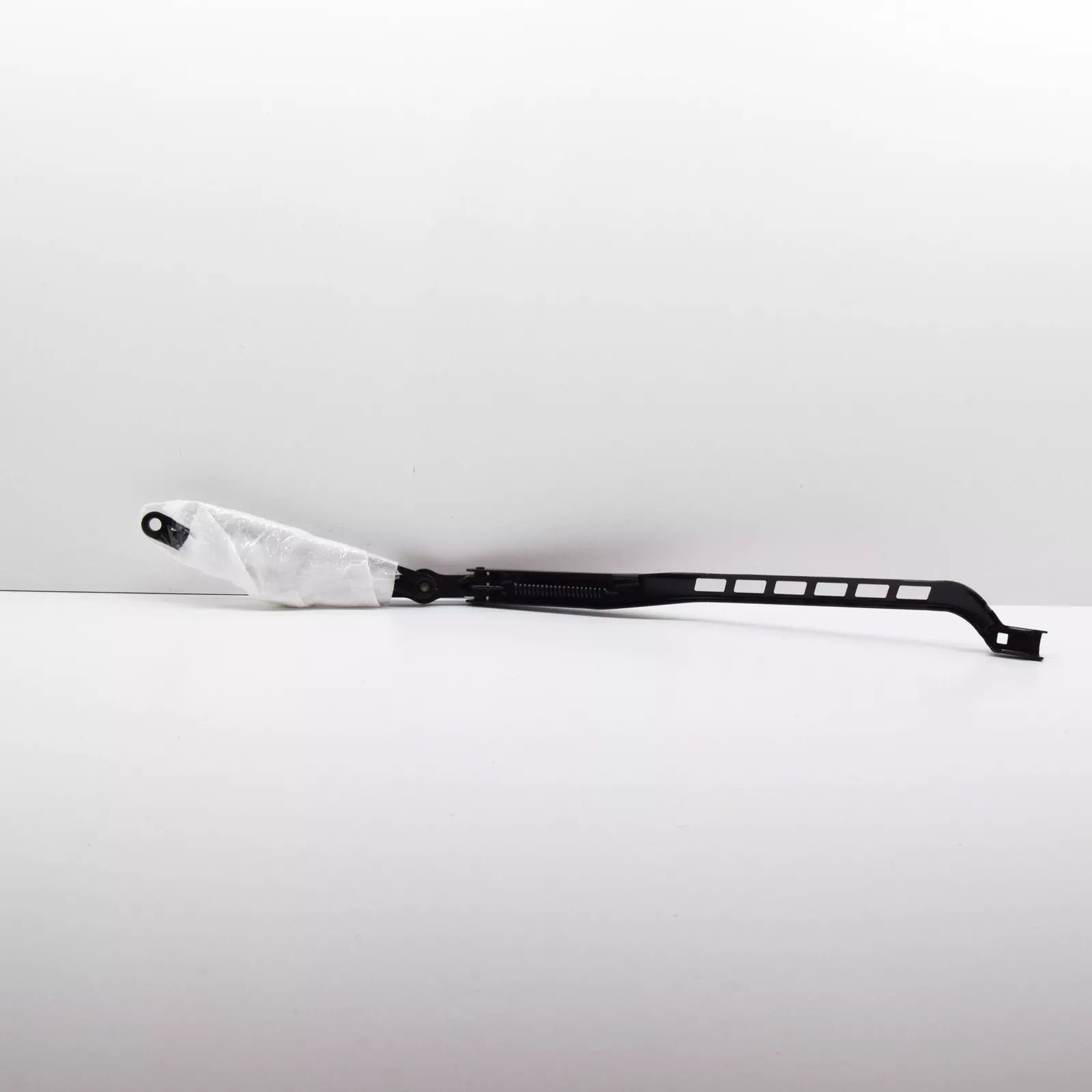 NEW MERCEDES-BENZ ML W166 FRONT RIGHT WIPER ARM RHD A1668201044 ORIGINAL