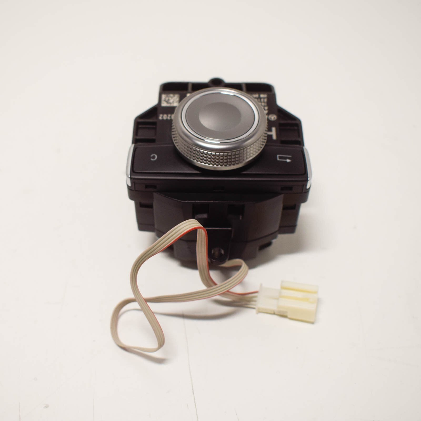 NEW MB C W204 CENTER CONSOLE STERIO CONTROL SWITCH A2048700579 ORIGINAL