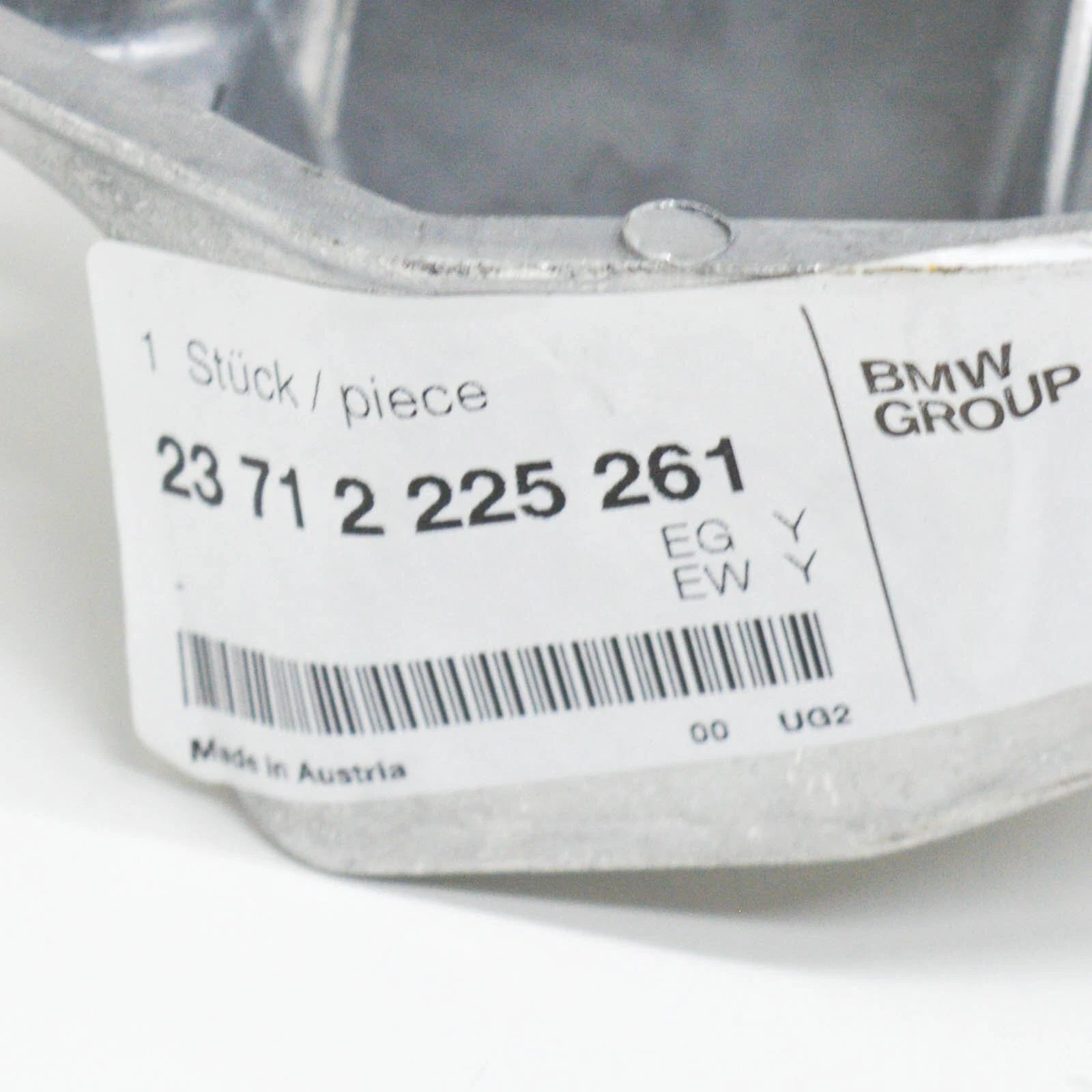 NEW BMW 3 E30 GEARBOX SUSPENSION CROSS MEMBER 23712225261 2225261 ORIGINAL