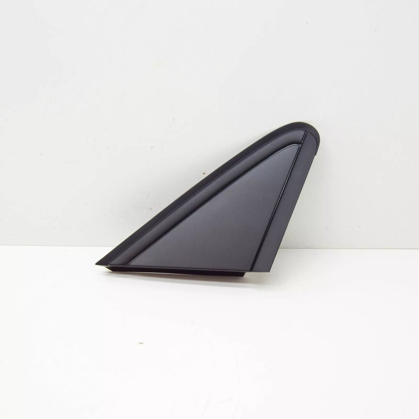 NEW MERCEDES-BENZ B W246 RIGHT WINDOW TRIANGLE TRIM A2466901687 ORIGINAL