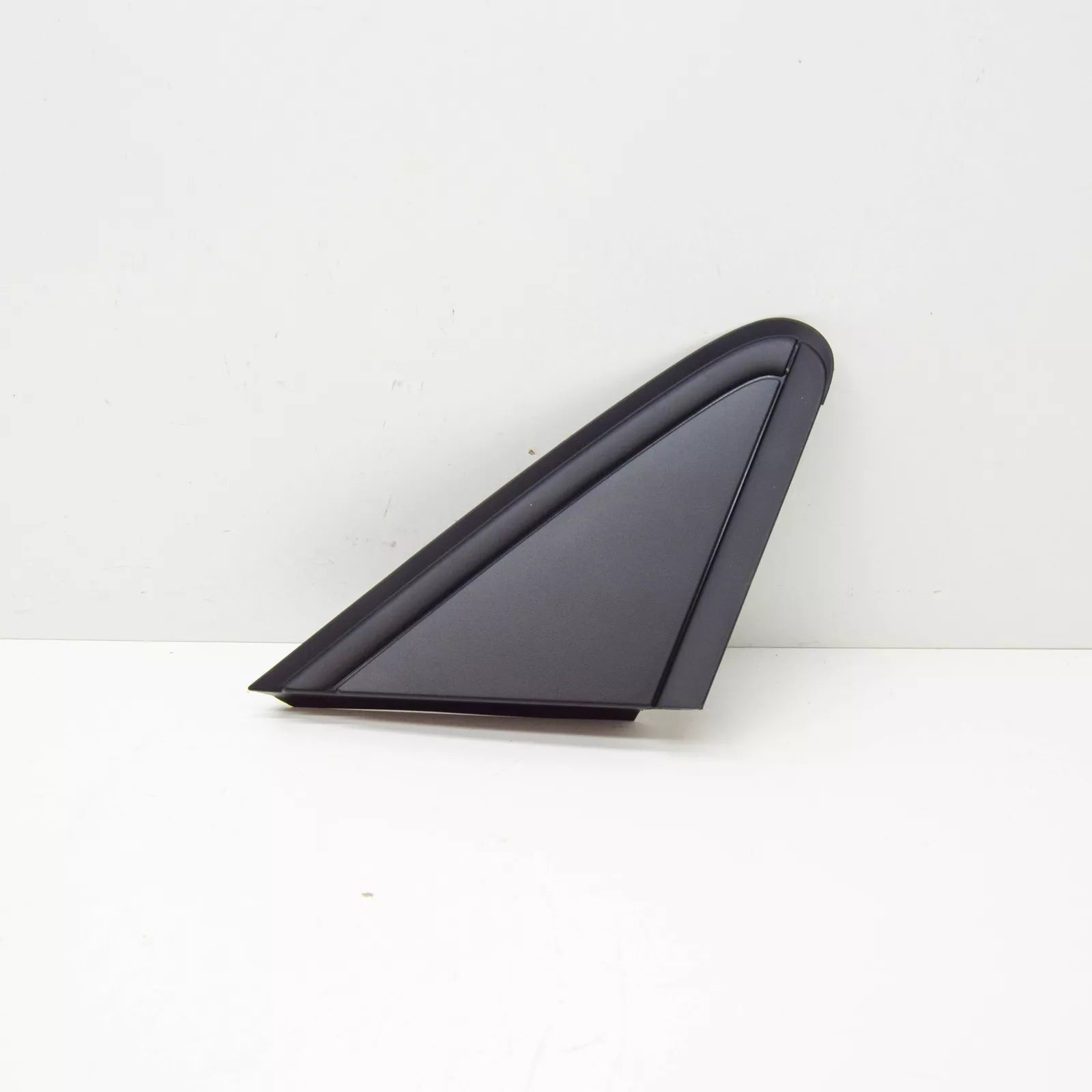 NEW MERCEDES-BENZ B W246 RIGHT WINDOW TRIANGLE TRIM A2466901687 ORIGINAL