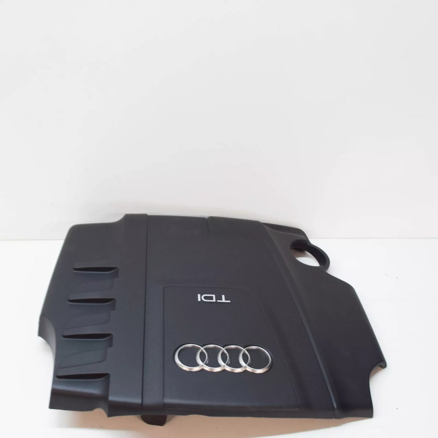 NEW AUDI A4 B8 AVANT ENGINE DECORATIVE COVER 03L103925P ORIGINAL
