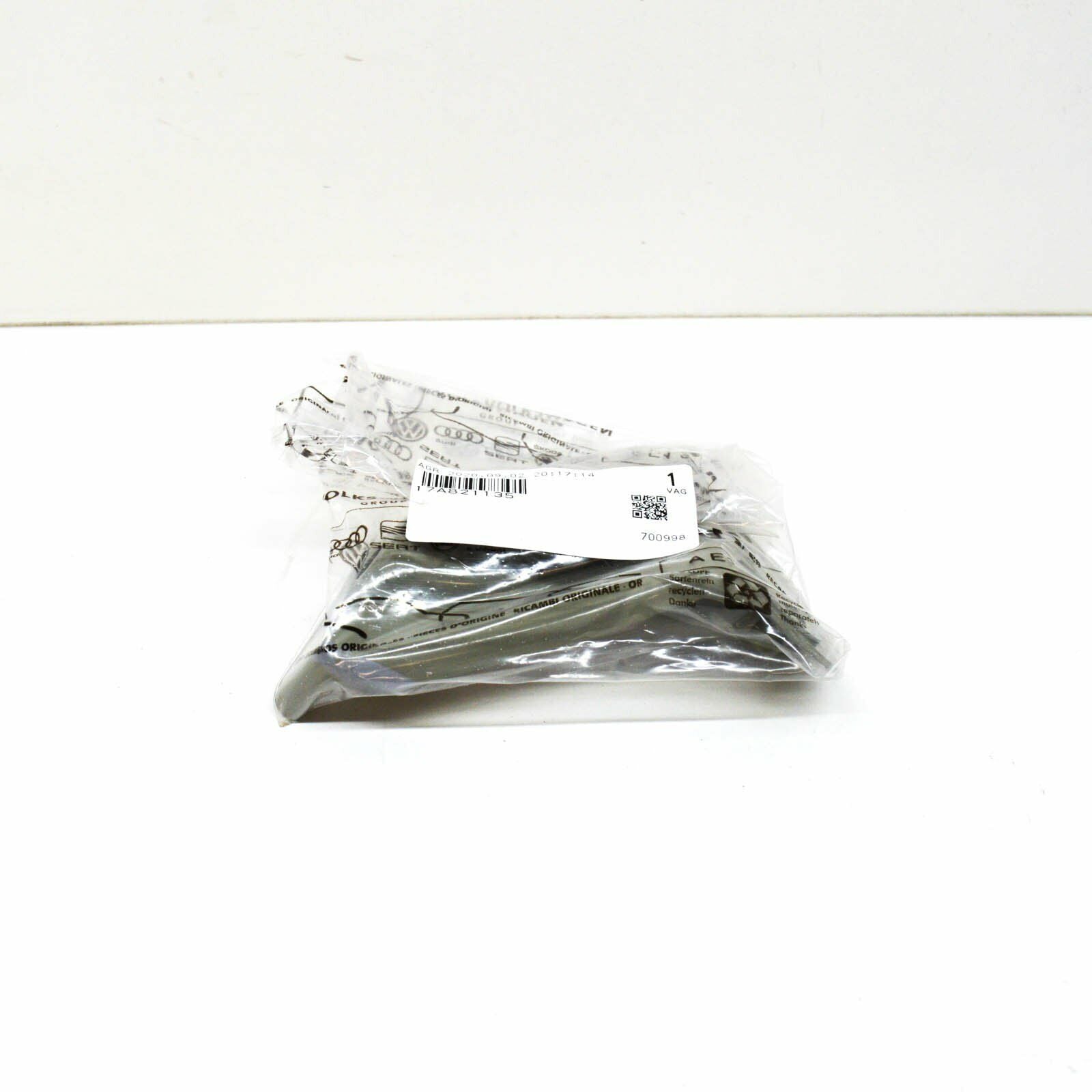 NEW VOLKSWAGEN JETTA A7 FRONT LEFT FENDER CENTER HOLDER BRACE 17A821135 ORIGINAL