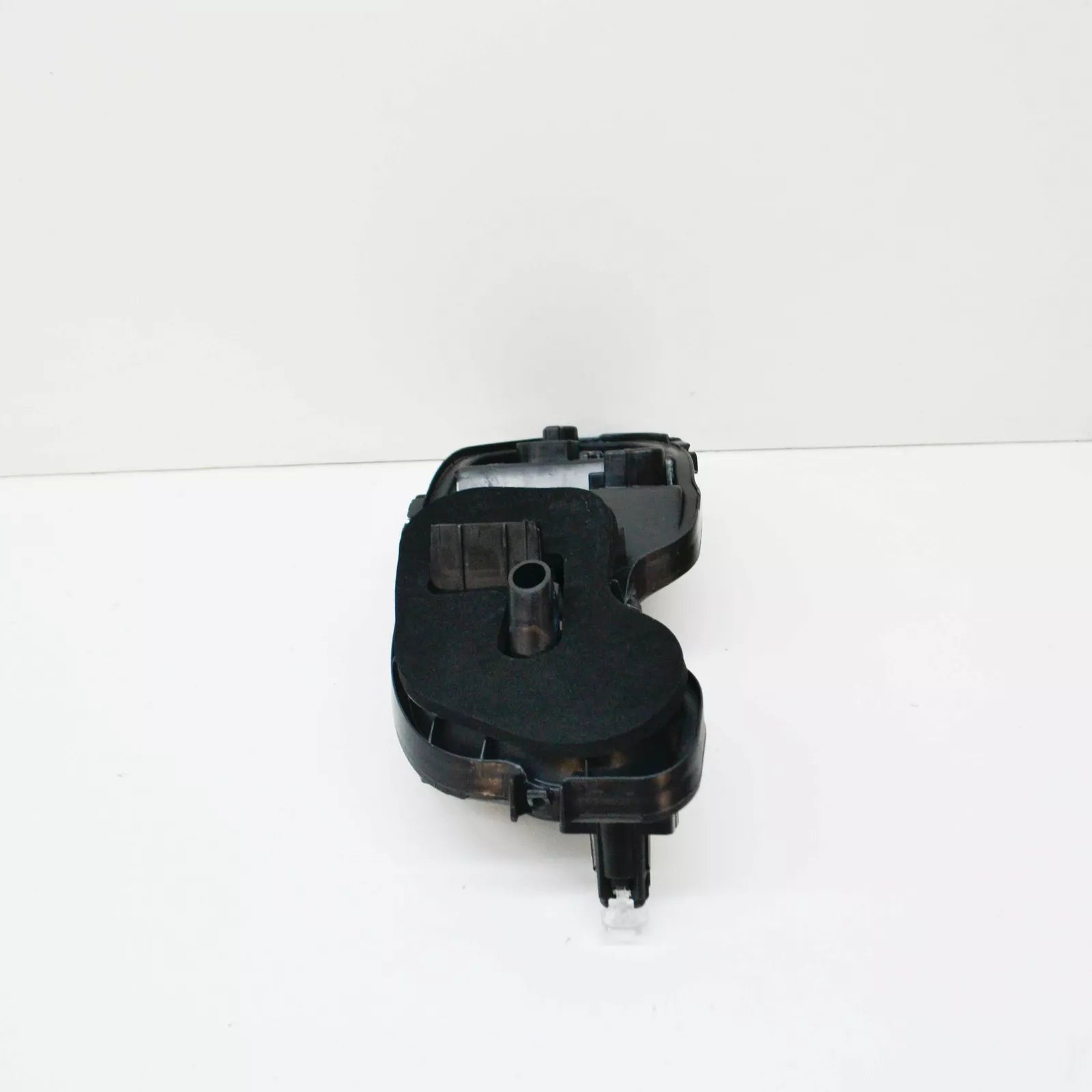 NEW VOLKSWAGEN SCIROCCO REAR LEFT TAIL LIGHT BULB HOLDER 1K8945257C 2012