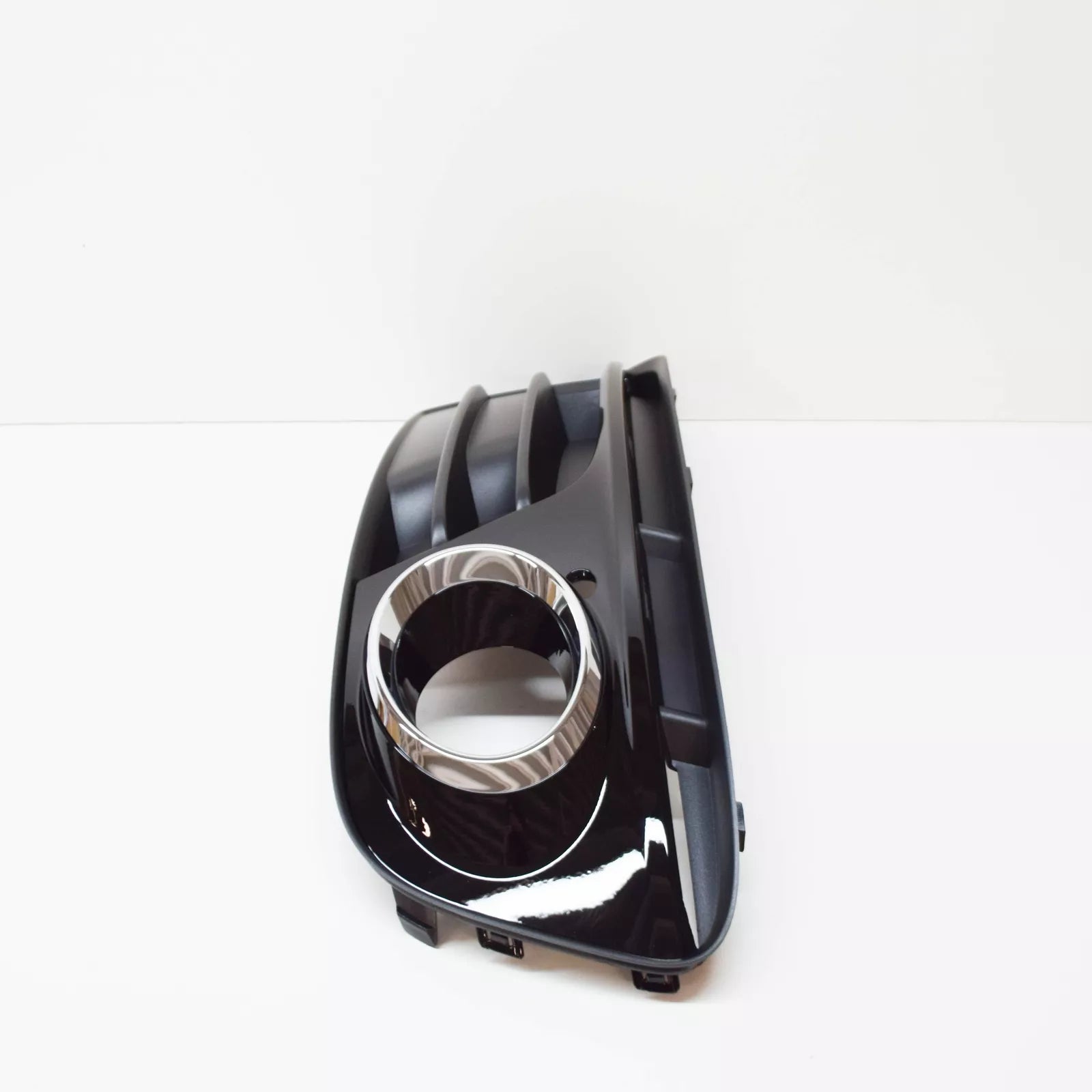 NEW AUDI Q5 8R FRONT RIGHT FOG LIGHT GRILLE 8R0807682J BJI