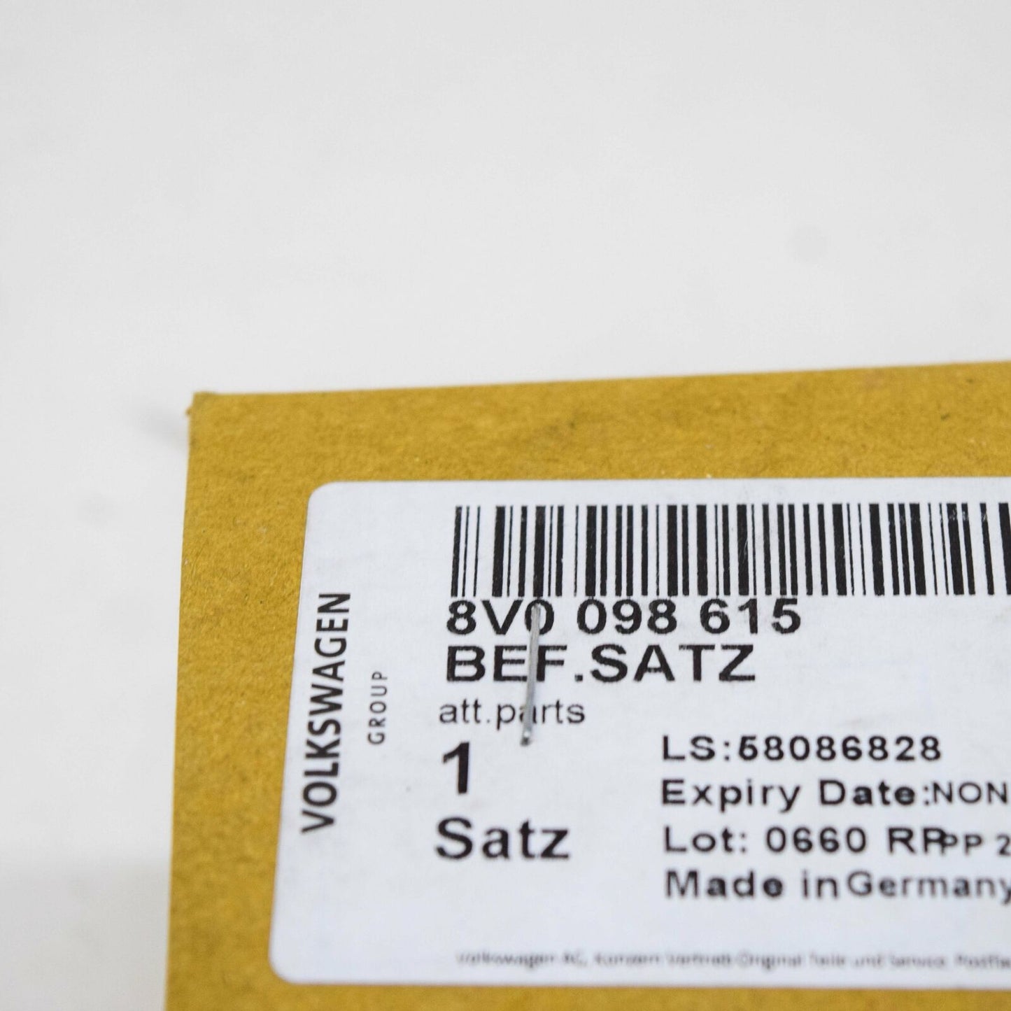 NEW AUDI A3 CABRIO 8V FRONT BONNET HOOD PANEL HARDWARE KIT 8V0098615 ORIGINAL