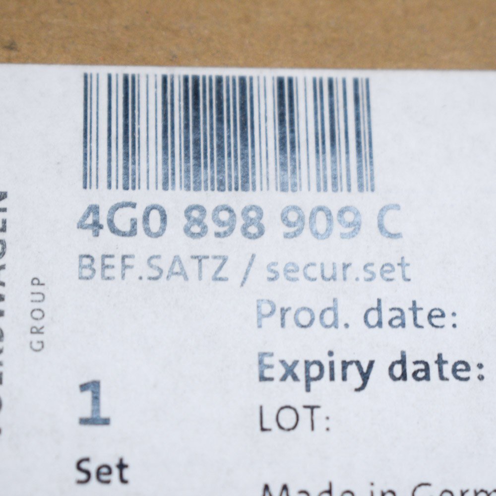 NEW AUDI A6 4G2, C7, 4GC ROCKER PANEL MOLDING HARDWARE KIT 4G0898909C ORIGINAL