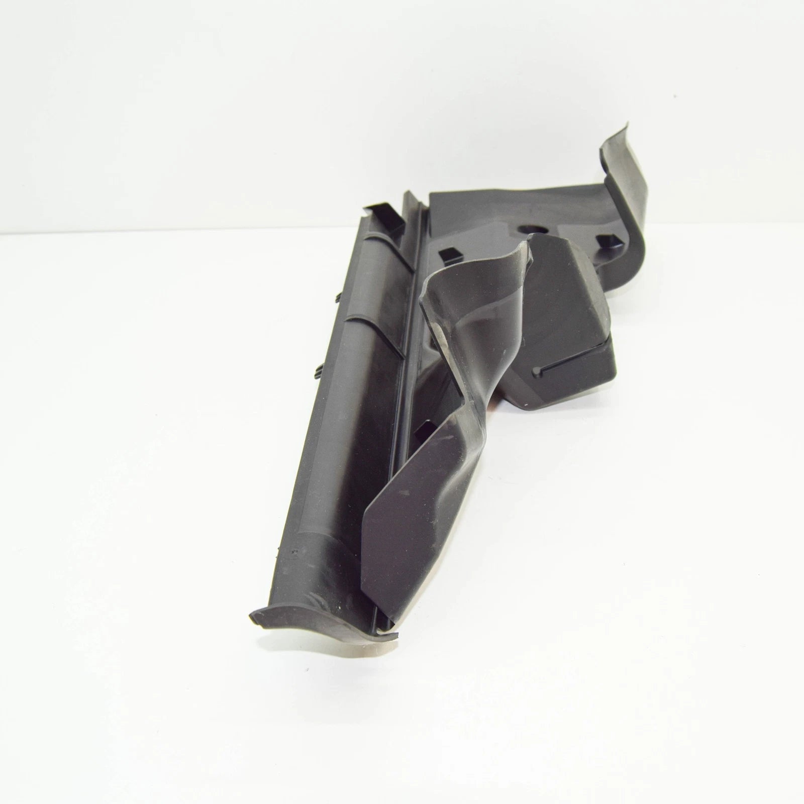 NEW MB SPRINTER W907 W910 LEFT RADIATOR AIR DEFLECTOR A9075050300 ORIGINAL