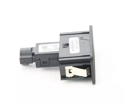 NEW VW TOUAREG CR USB CONNECTOR 760035222J ORIGINAL