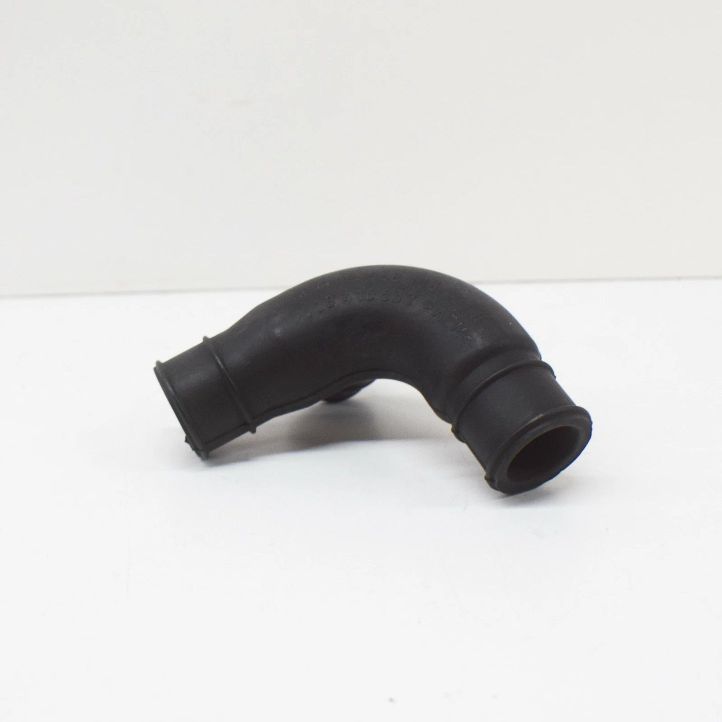 NEW AUDI A4 B7 CYLINDER HEAD VENT HOSE 06B103221H ORIGINAL