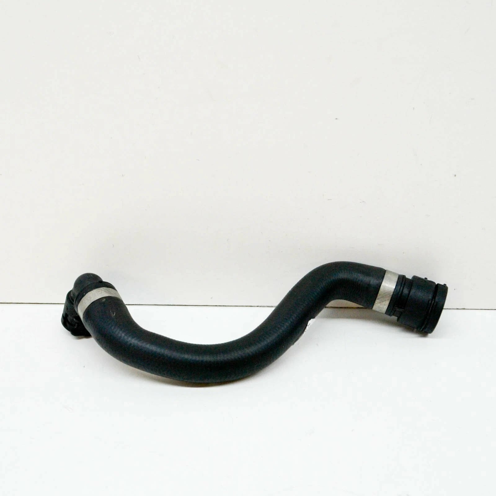NEW MERCEDES-BENZ C-CLASS W205 COOLER HOSE A2055018184 ORIGINAL