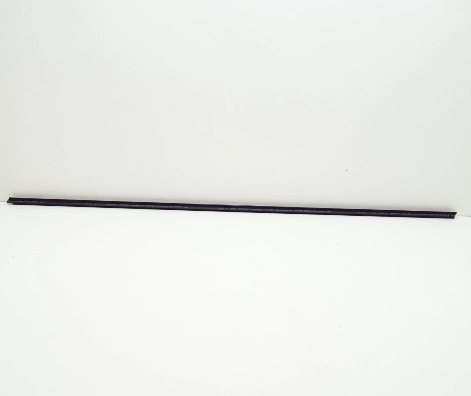 NEW BMW 3 E46 FRONT LEFT OUTER WEATHERSTRIP 51327890453 7890453 ORIGINAL